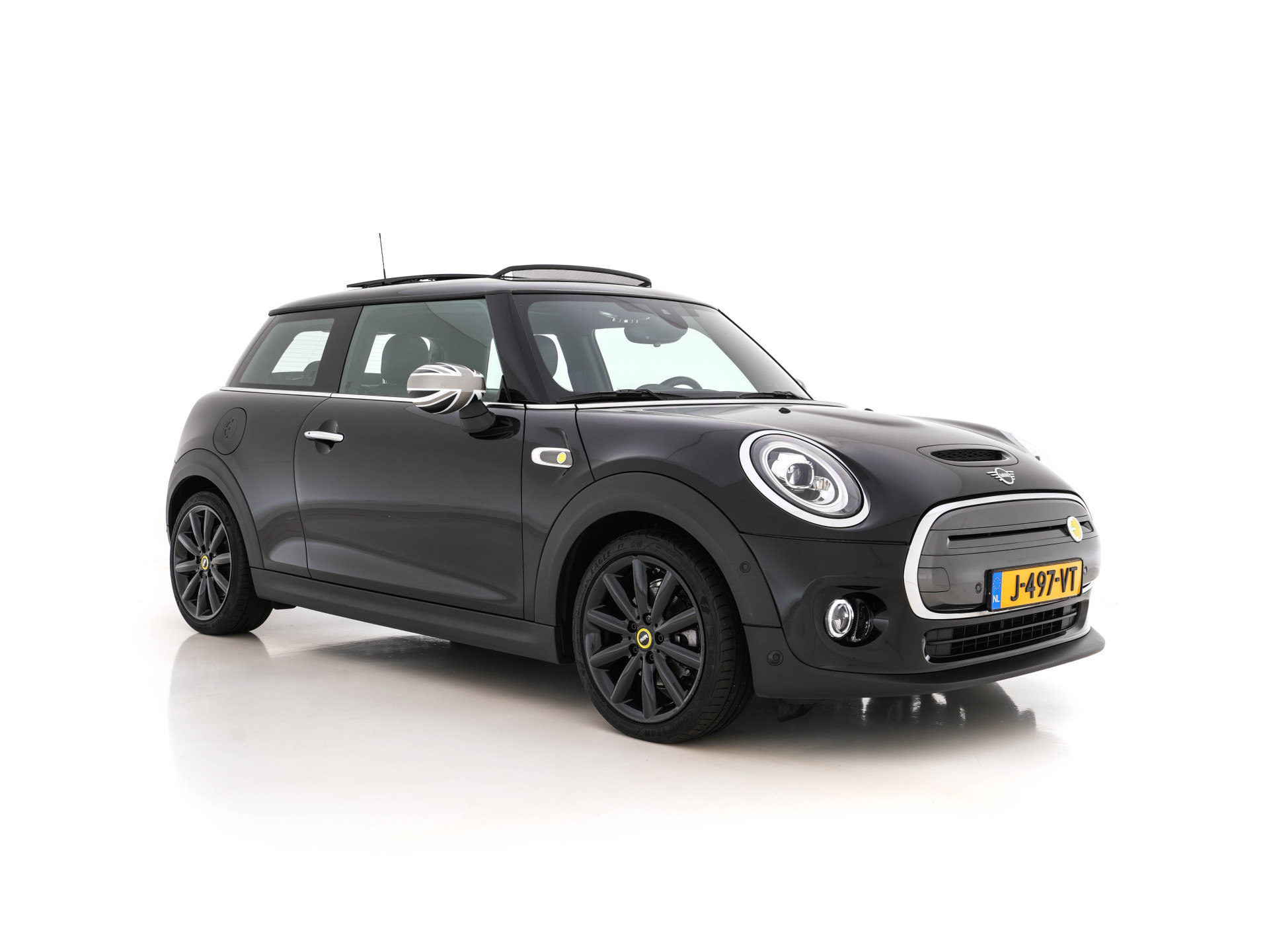 MINI Electric Mini Yours 33 kWh [ 3-FASE ] (INCL-BTW) *PANO | FULL-LEATHER | HARMAN/KARDON-AUDIO | FULL-LED | KEYLESS | CAMERA | NAVI-FULLMAP | DIGI-COCKPIT | DAB | HEAD-UP | SPORT-SEATS | 18"ALU*