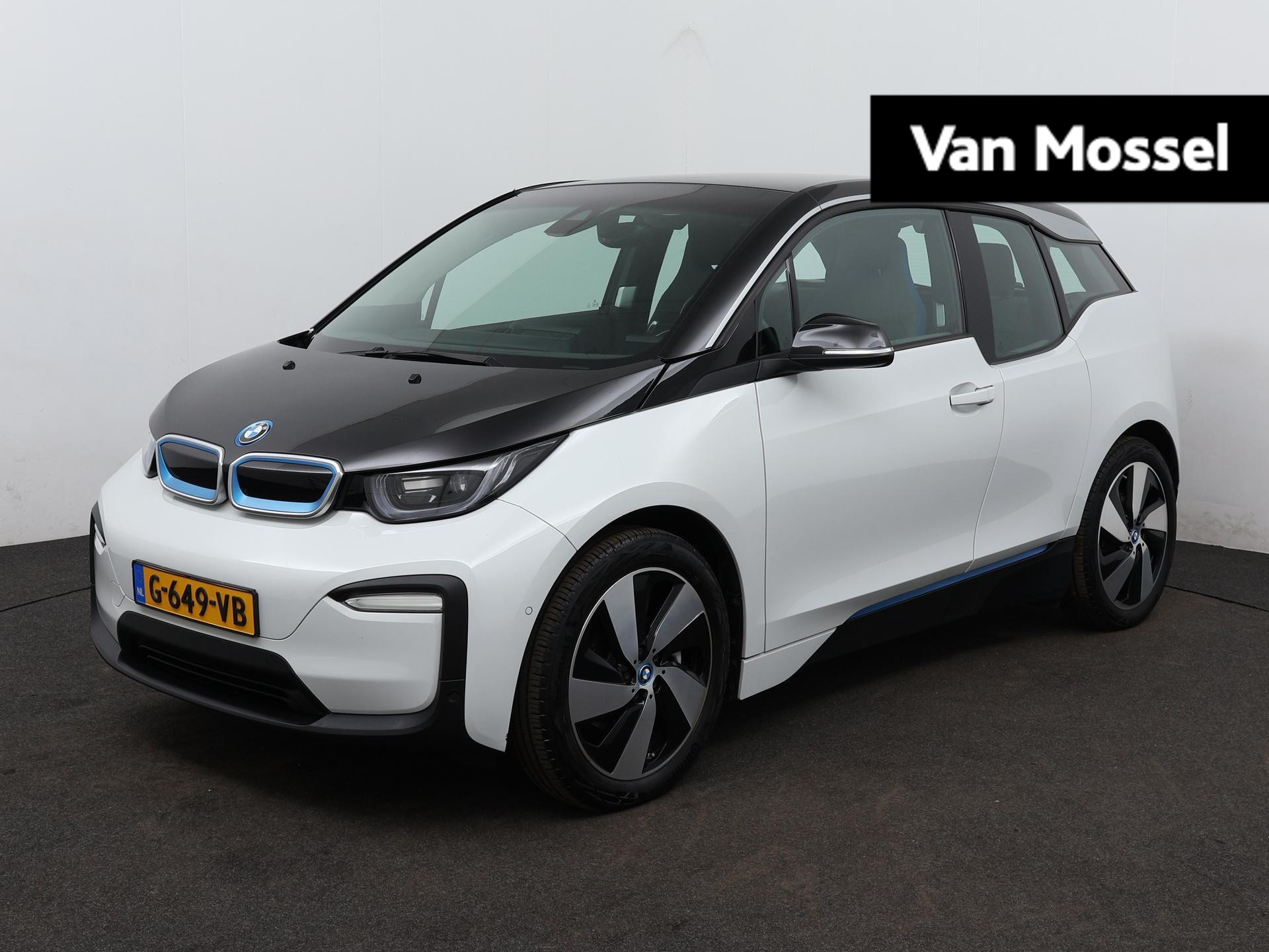 BMW i3 Basis 120Ah 42 kWh | Navigatie| Stoelverwarming | Warmtepomp | Achteruitrijcamera