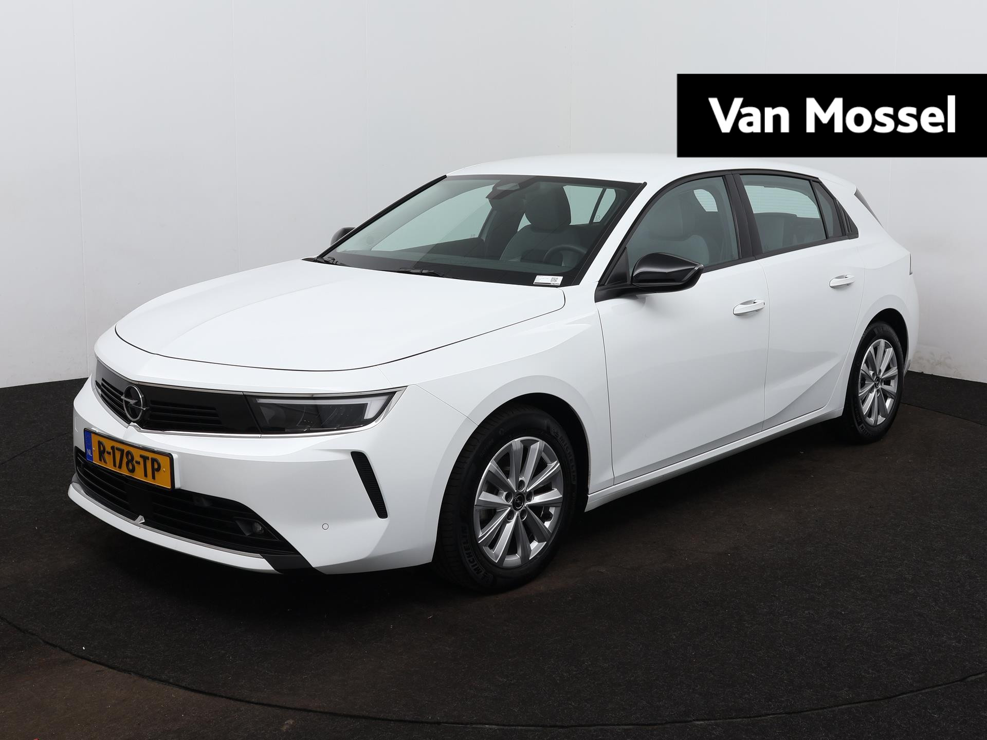 Opel Astra 1.2 Edition | Navigatie | Climate control | Parkeersensoren