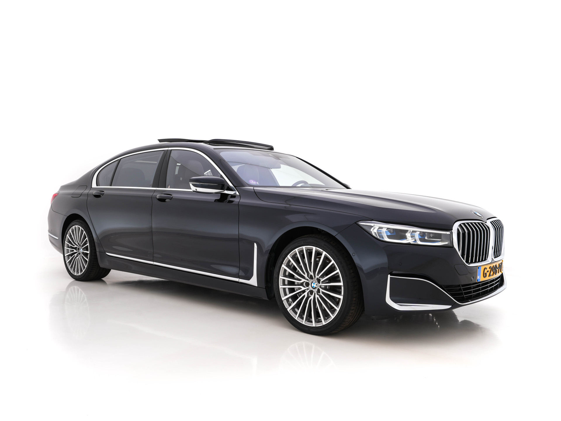 BMW 7 Serie 745Le xDrive High Executive (INCL.BTW) *PANO | HEAD-UP | LASER-LED | VOLLEDER | MEMORY-PACK | SOFT-CLOSE | 360°CAMERA | KEYLESS | VIRTUAL-COCKPIT | NAVI-FULLMAP | 20''ALU | COMFORT-SEATS*