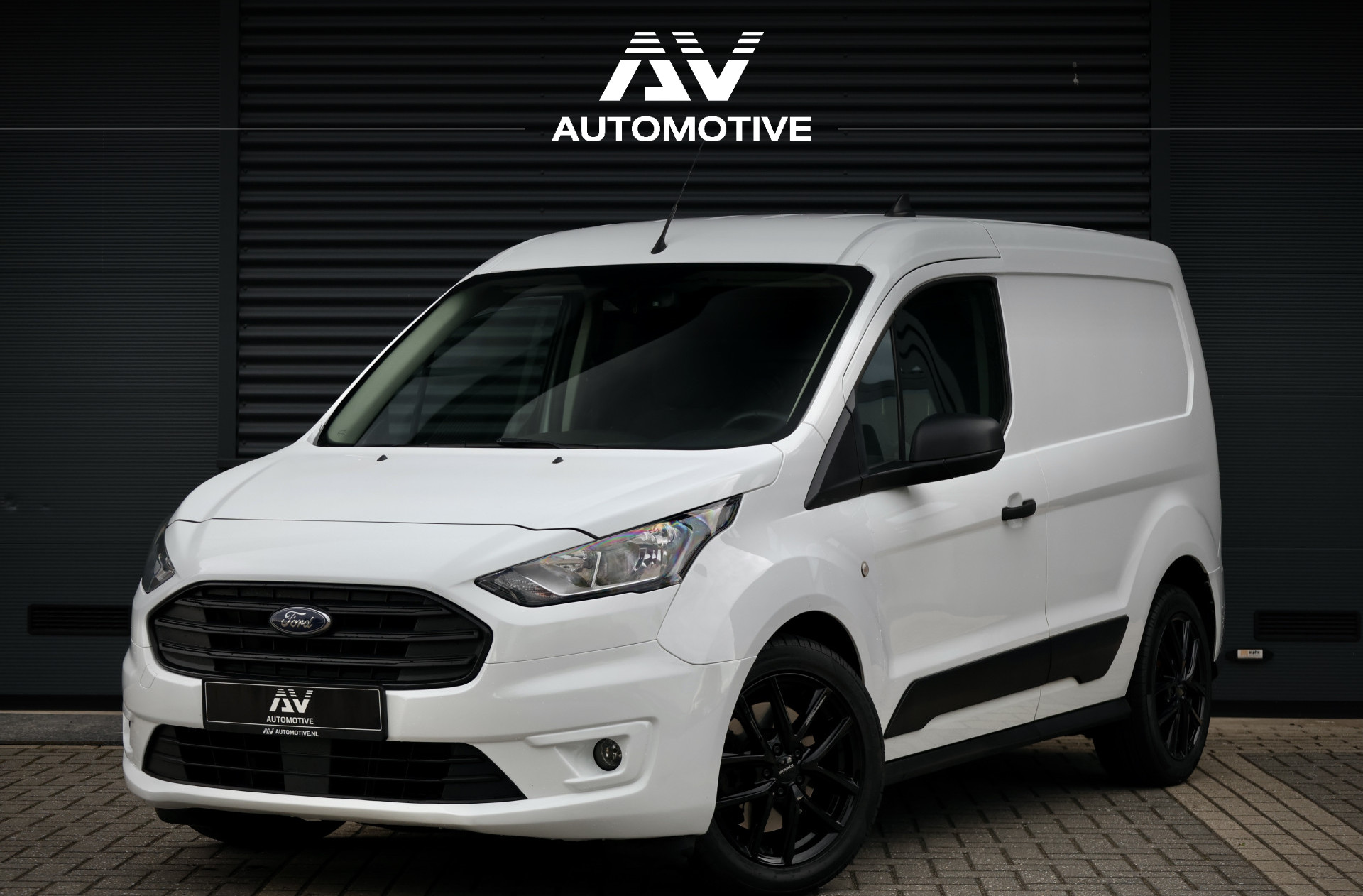 Ford Transit Connect 1.0 Ecoboost 100 PK | 3-Zitter | CarPlay | Camera | Stoelverwarming | Trekhaak | Airco | Schuifdeur | Bluetooth | BPM Vrij | Nieuwe APK | Onderhoudsbeurt