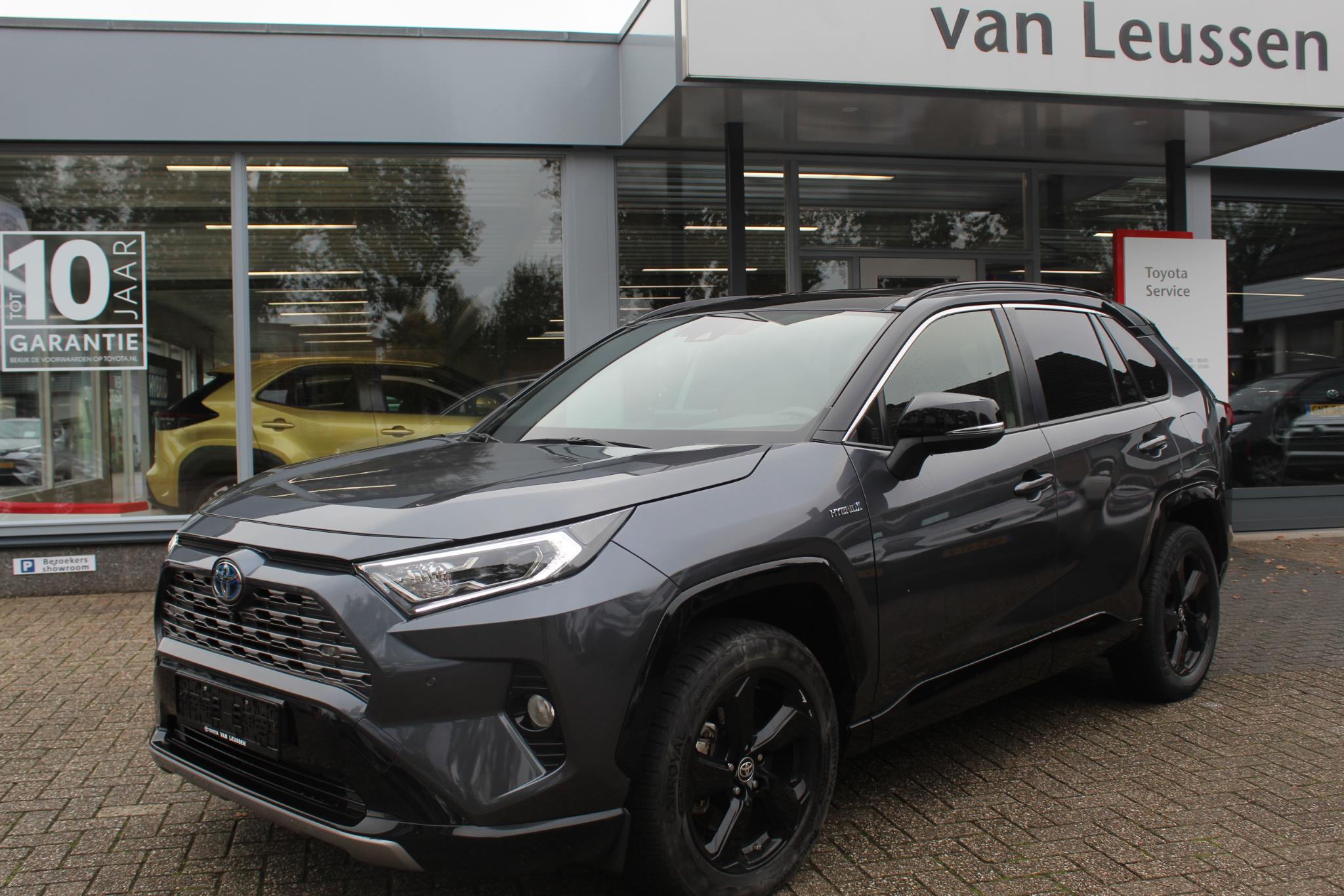 Toyota RAV4 2.5 HYBRID AWD BI-TONE PANO-DAK 360* CAMERA EL-STOEL STOELVERW ELEK-ACHTERKLEP PARK.SENSOREN V+A BLIND SPOT