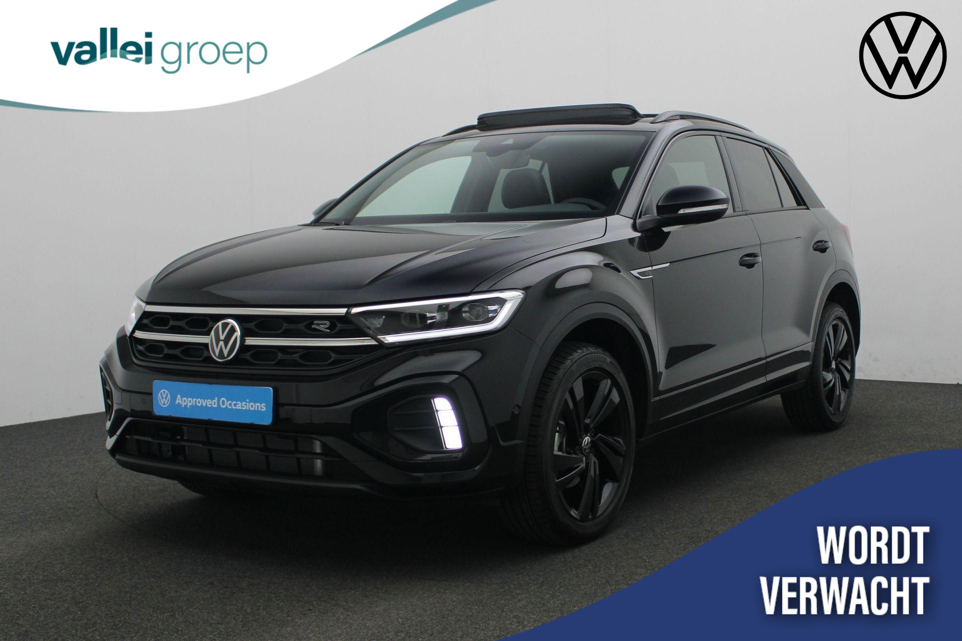 Volkswagen T-Roc 1.5 TSI 150 pk DSG R-Line Edition | Panoramadak | Stuur-/stoelverwarming | Achteruitrijcamera | Apple Carplay / Android Auto