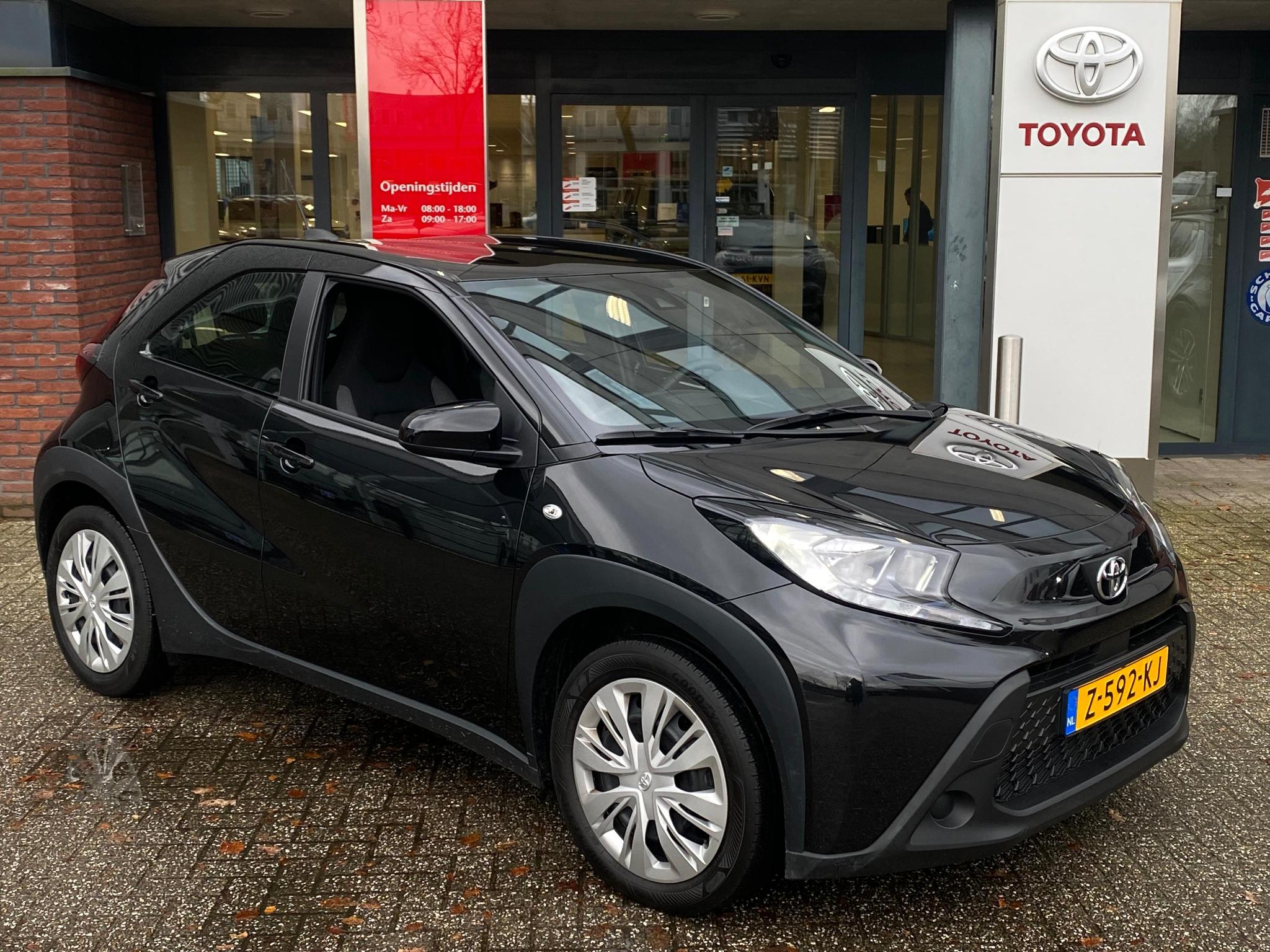 Toyota Aygo X PLAY 5-DEURS NL-AUTO 5-DEURS APPLE/ANDROID DAB+ AD-CRUISE ACHTERUITRIJCAMERA