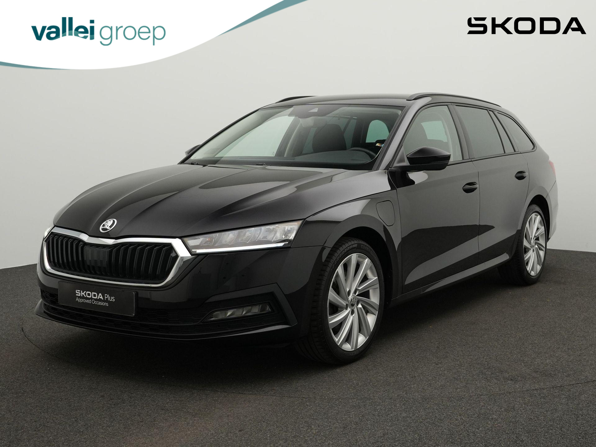 Škoda Octavia Combi 1.4 TSI iV 204 pk DSG PHEV Business Edition | Stoel-/achterbankverwarming | Stuurwiel verwarmd | Apple Carplay / Android Auto