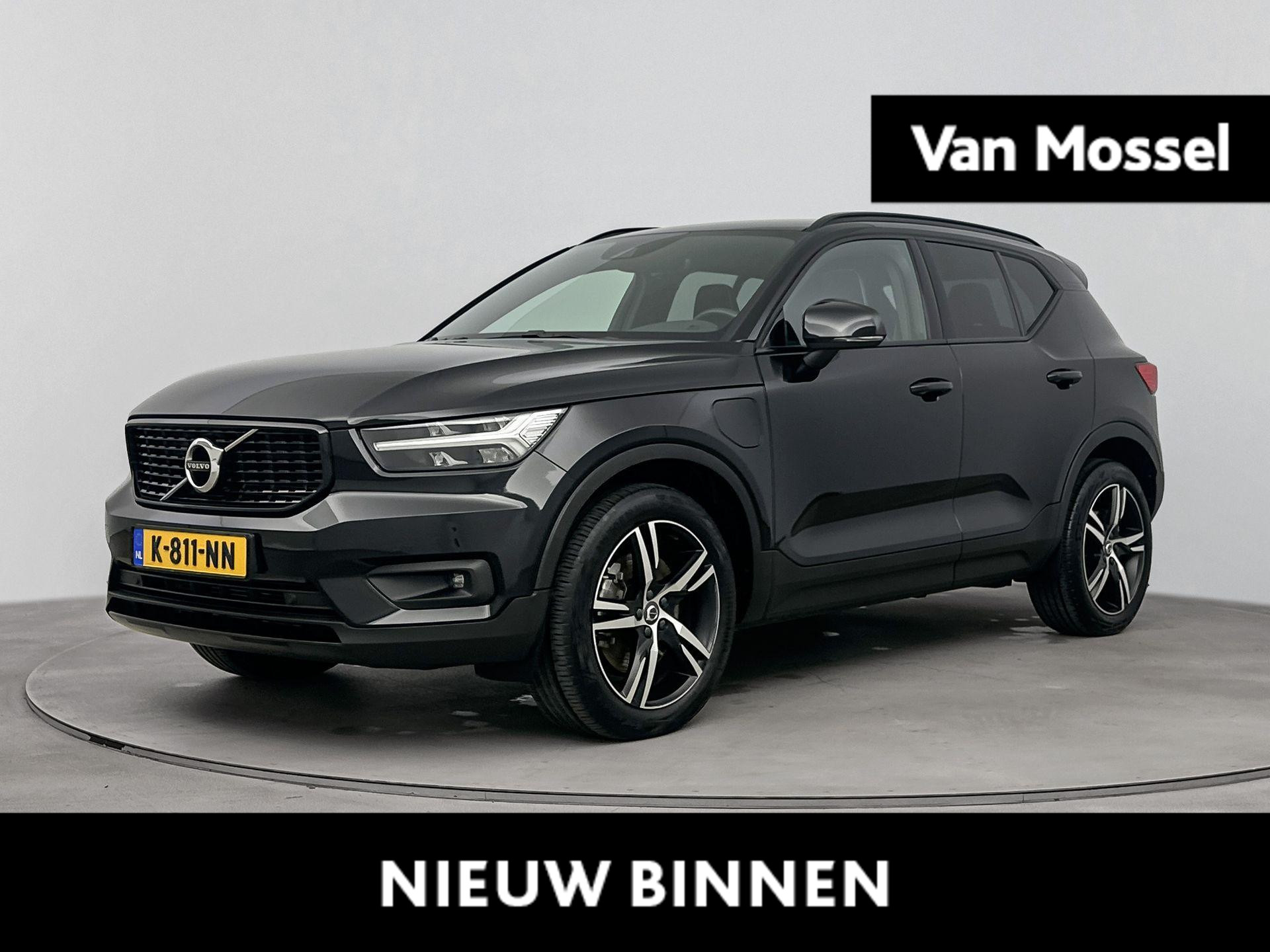 Volvo XC40 1.5 T5 260Pk Recharge R-Design | Navigatie | Apple & Android Carplay | Parkeersensoren Voor & Achter | Camera | Privacy Glass | Climate Control | Adaptieve Cruise Control | Verwarmbare Stoelen & Stuur |