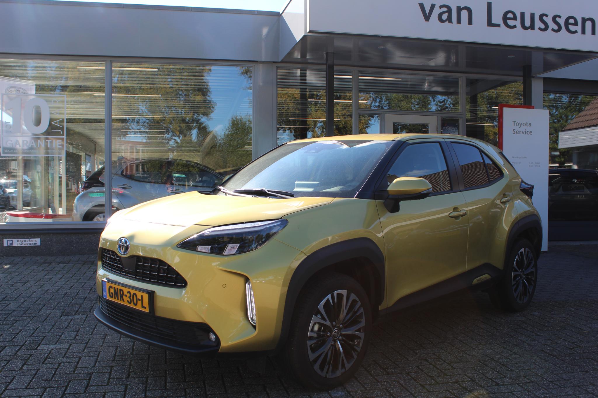 Toyota Yaris Cross 1.5 HYBRID 115 BUSINESS SENSOREN V+A KEYLESS AD-CRUISE APPLE/ANDROID LED DAB DODEHOEK DETECTIE