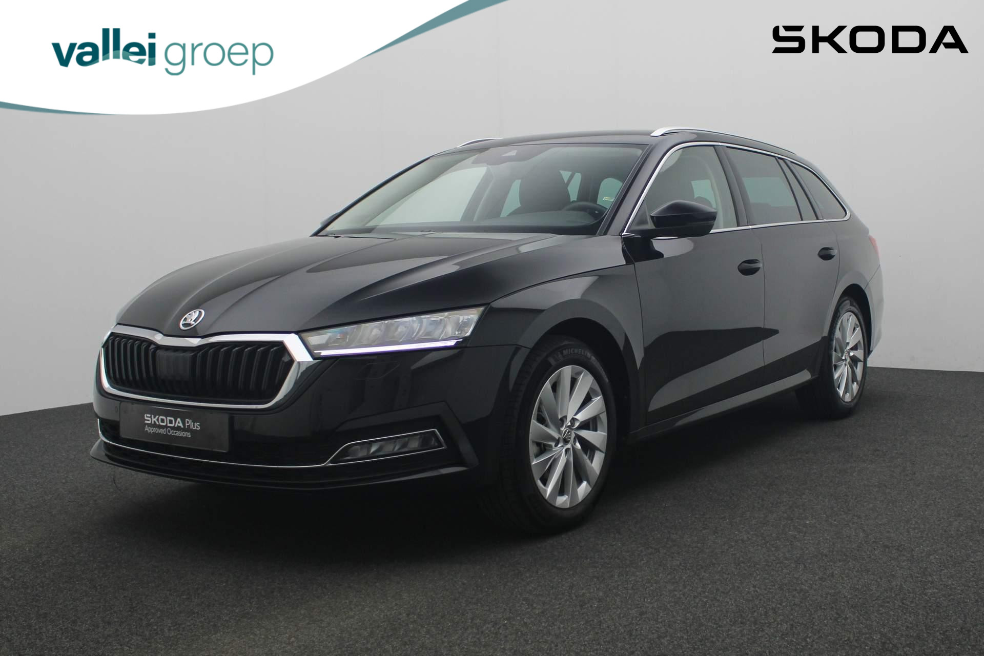 Škoda Octavia Combi 1.0 e-TSI 110PK DSG Ambition | Navi | Camera | Stoelverwarming | Cruise | Clima | 17 inch | Apple Carplay / Android Auto