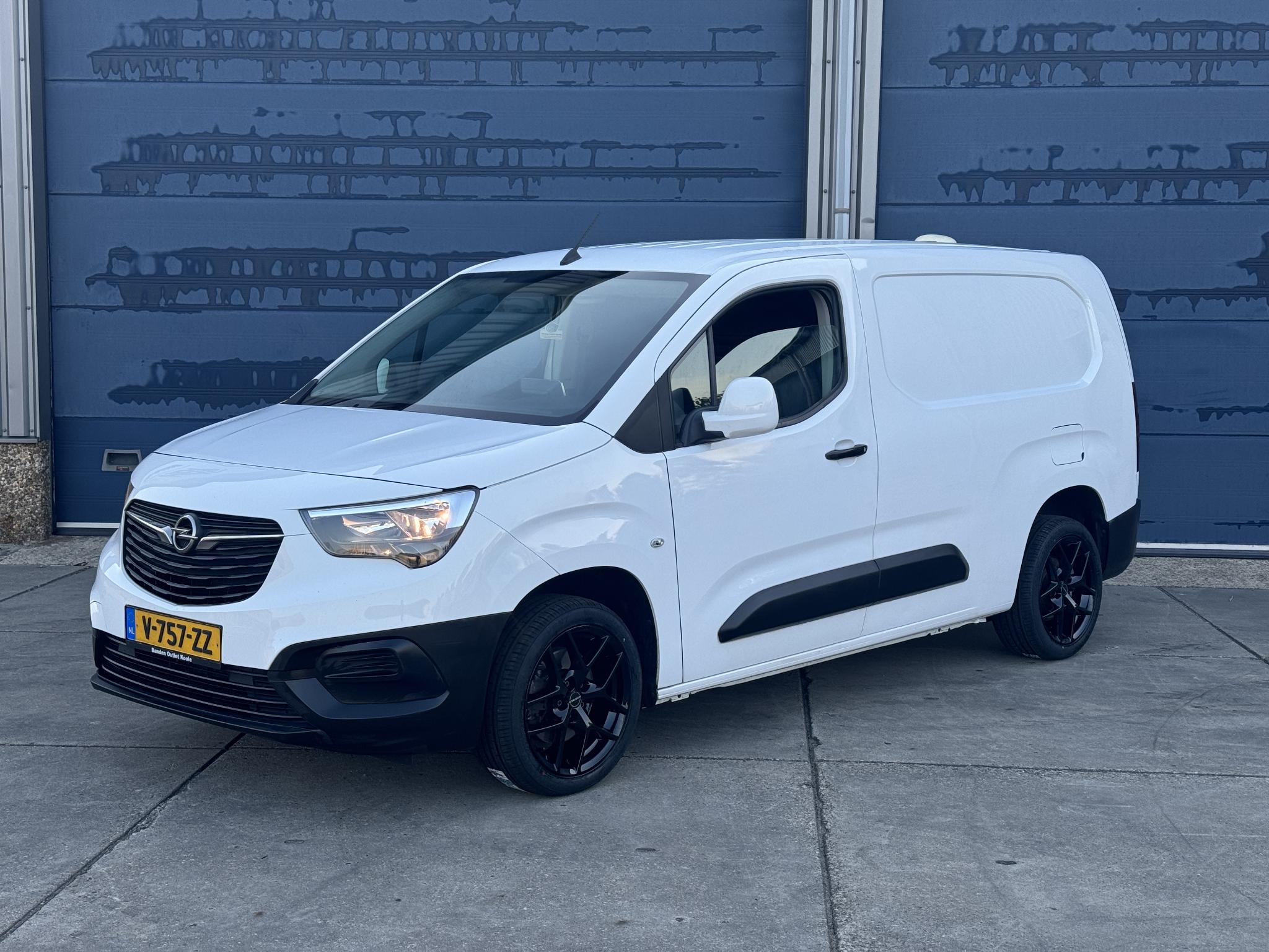 Opel Combo 1.6D L2H1 Edition AIRCO / CRUISE CONTROLE / NAVI / TREKHAAK