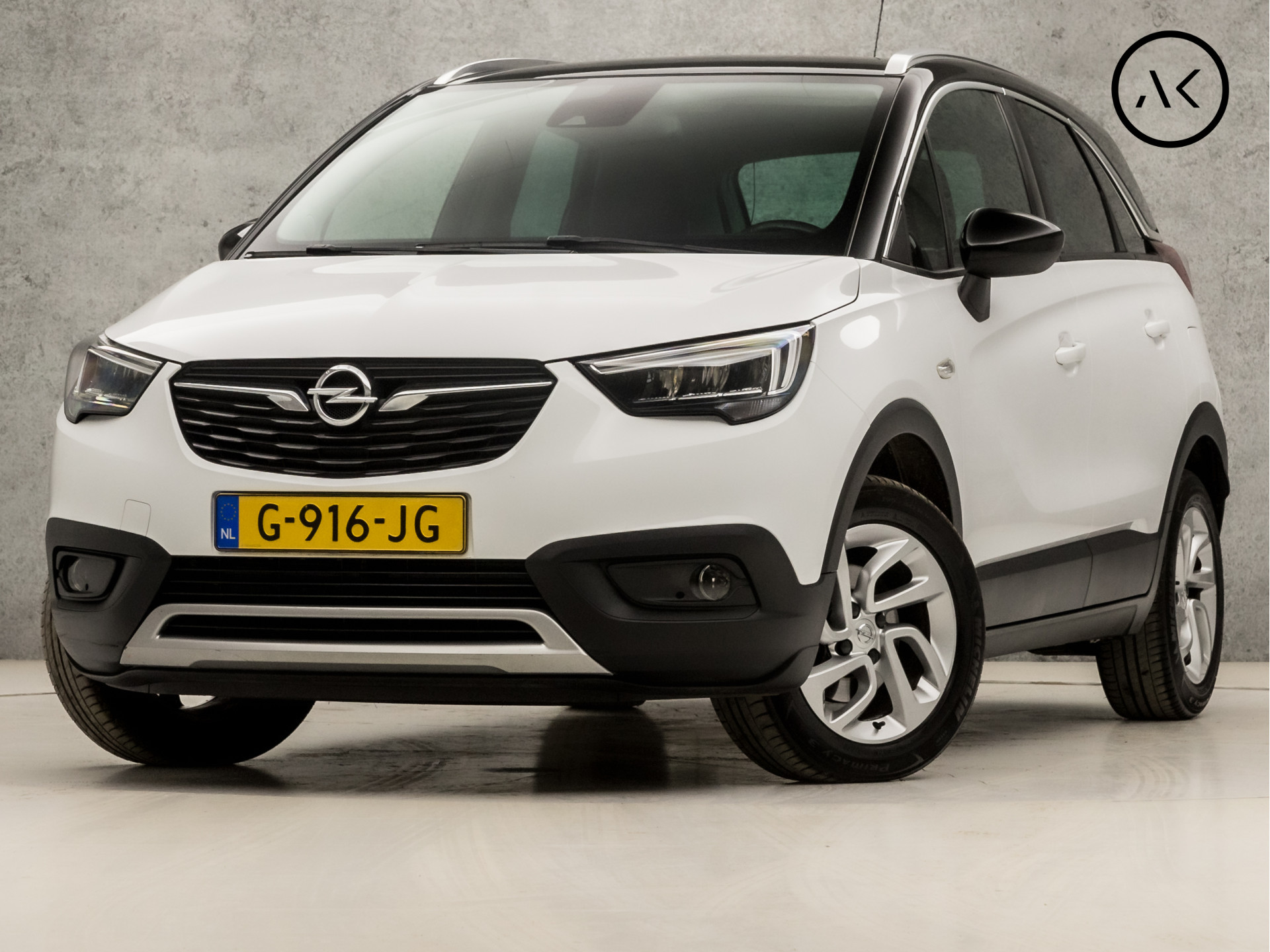 Opel Crossland X 1.2 Turbo Innovation Sport (GROOT NAVI, APPLE CARPLAY, CRUISE, CLIMATE, ELEK PAKKET, GETINT GLAS, LED, ARMSTEUN, SPORTSTOELEN, LEDER, LM VELGEN, PARKEERSENSOREN, NIEUWE APK, NIEUWSTAAT)