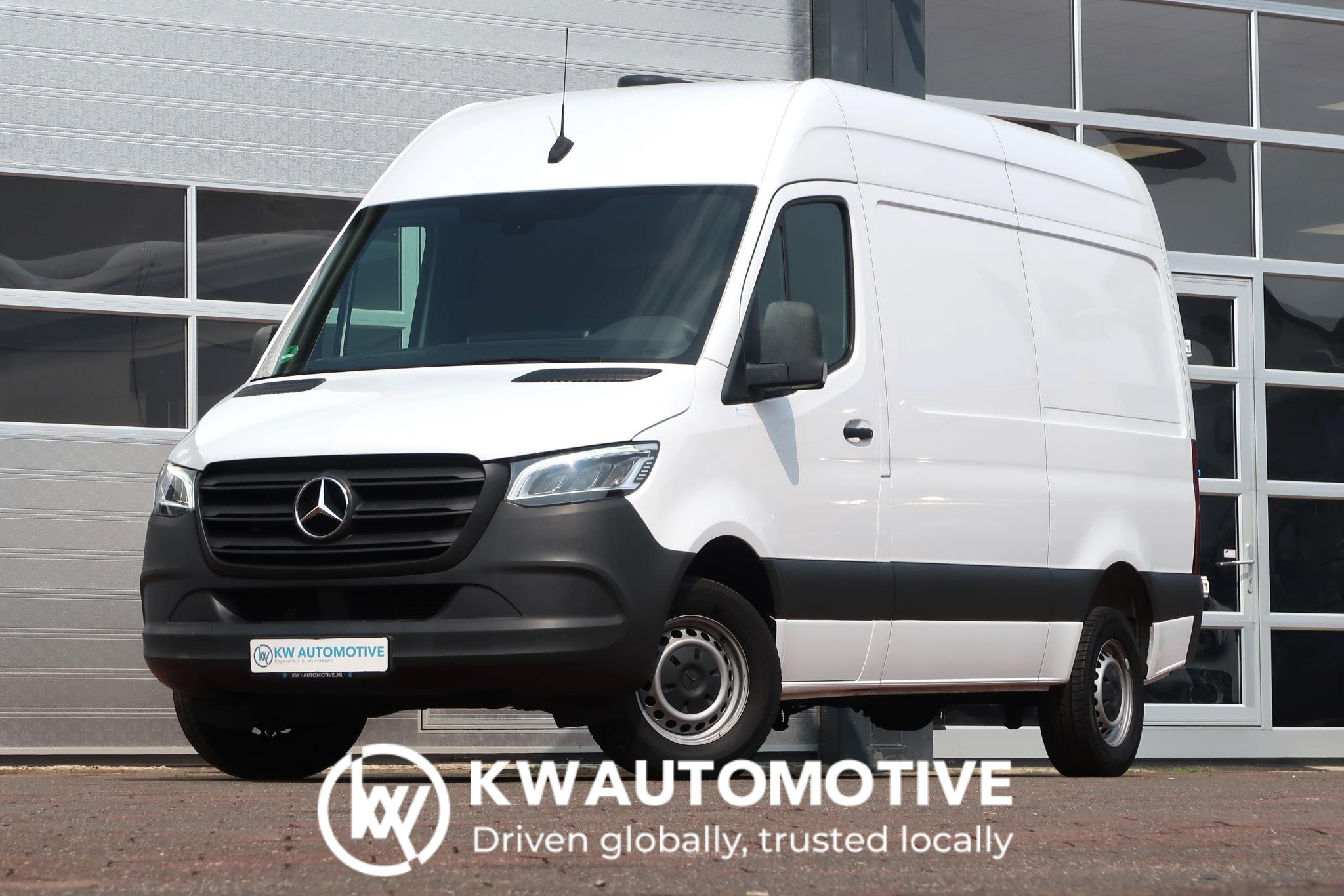 Mercedes-Benz Sprinter 319 3.0 CDI L2H2 MBUX/ LED/ CAMERA/ 3,5T/ CRUISE/ CLIMA/ TREKHAAK/