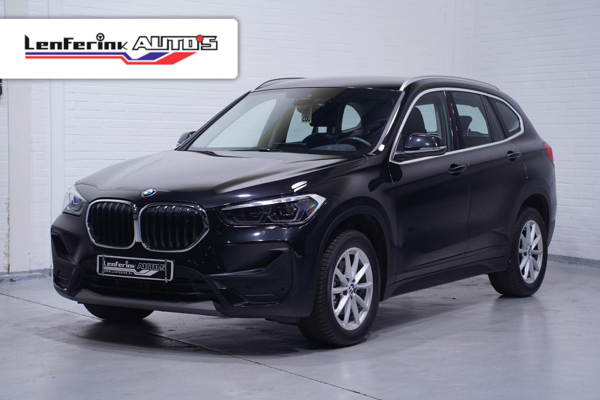 BMW X1 sDrive18d High Executive Edition Leder Head-up Stoelverwarming Ledkoplampen NAP