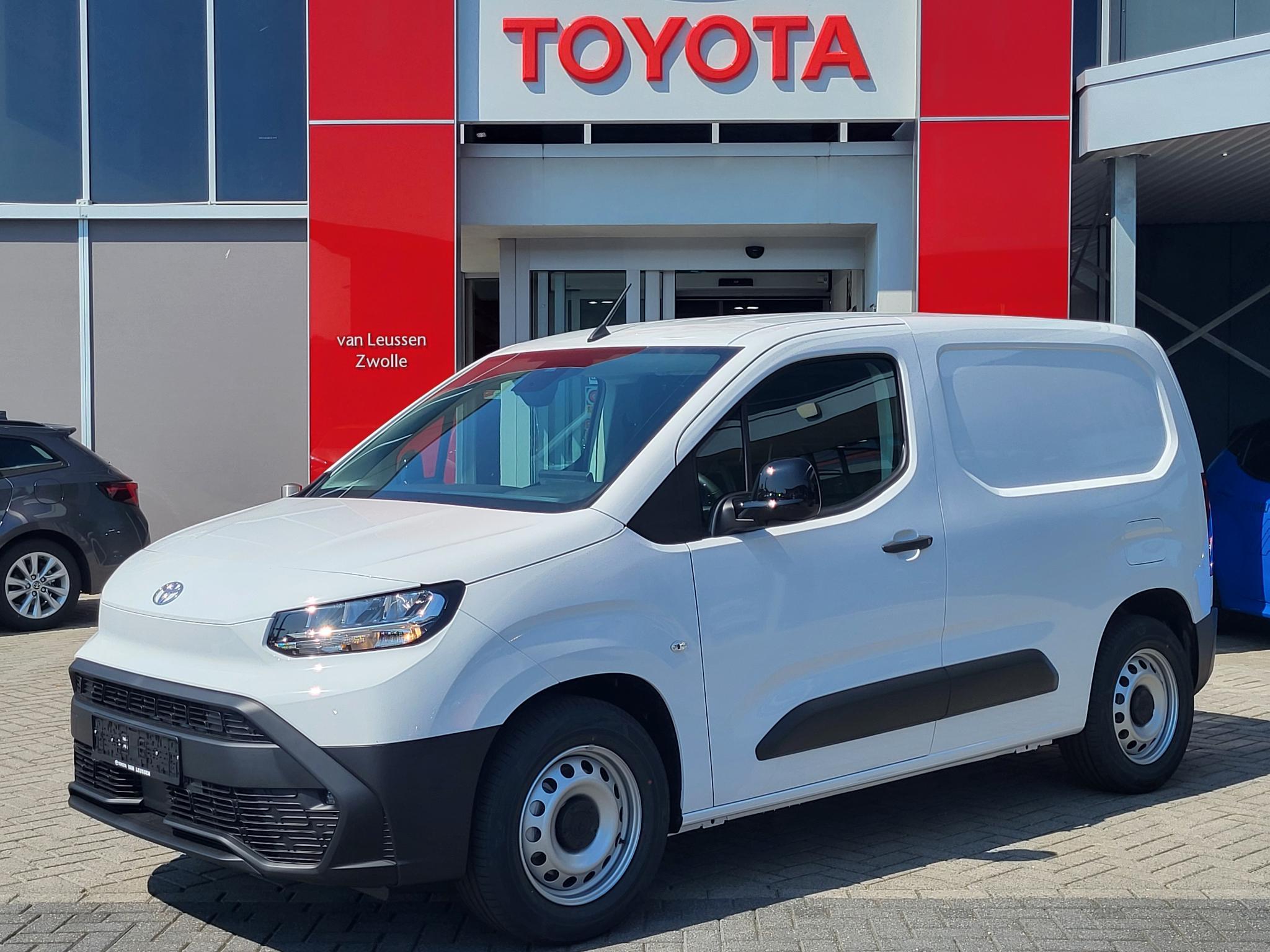 Toyota ProAce CITY Electric Challenger 50 kWh NIEUW DIRECT RIJDEN STOEL/STUURVERW PARK-SENSOREN AIRCO BLUETOOTH APPLE/ANDROID