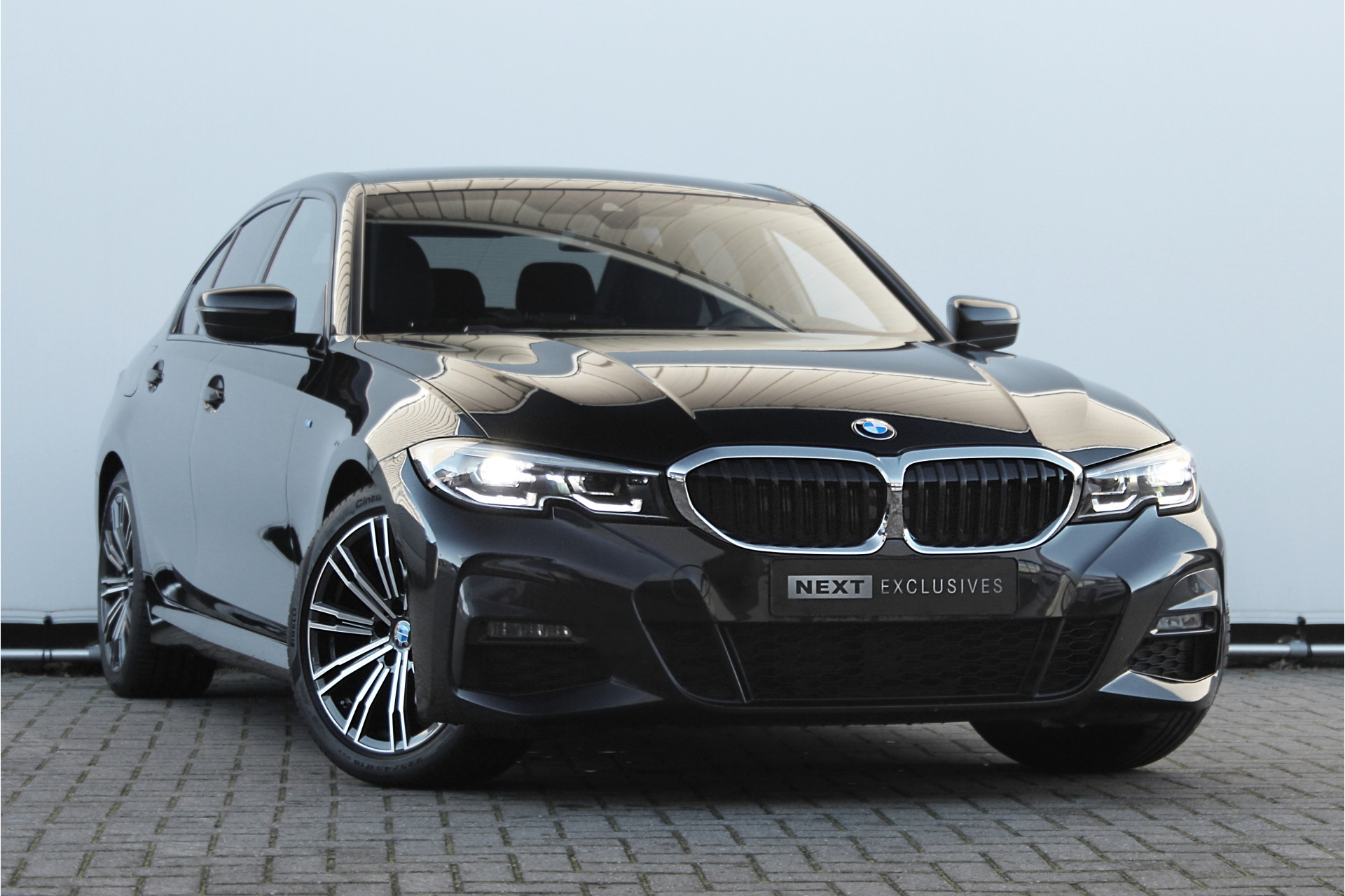BMW 3 Serie 320i High Executive Edition M-sport | BTW | Head-up | ACC | LED | Carplay