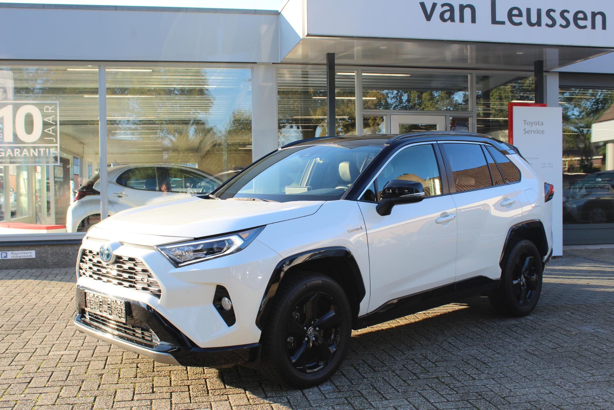 Toyota RAV4 2.5 HYBRID AWD BI-TONE NAVI STOELVERW APPLE/ANDROID PARK-SENSOREN EL-STOEL EL-ACHTERKLEP CLIMA AD-CRUISE