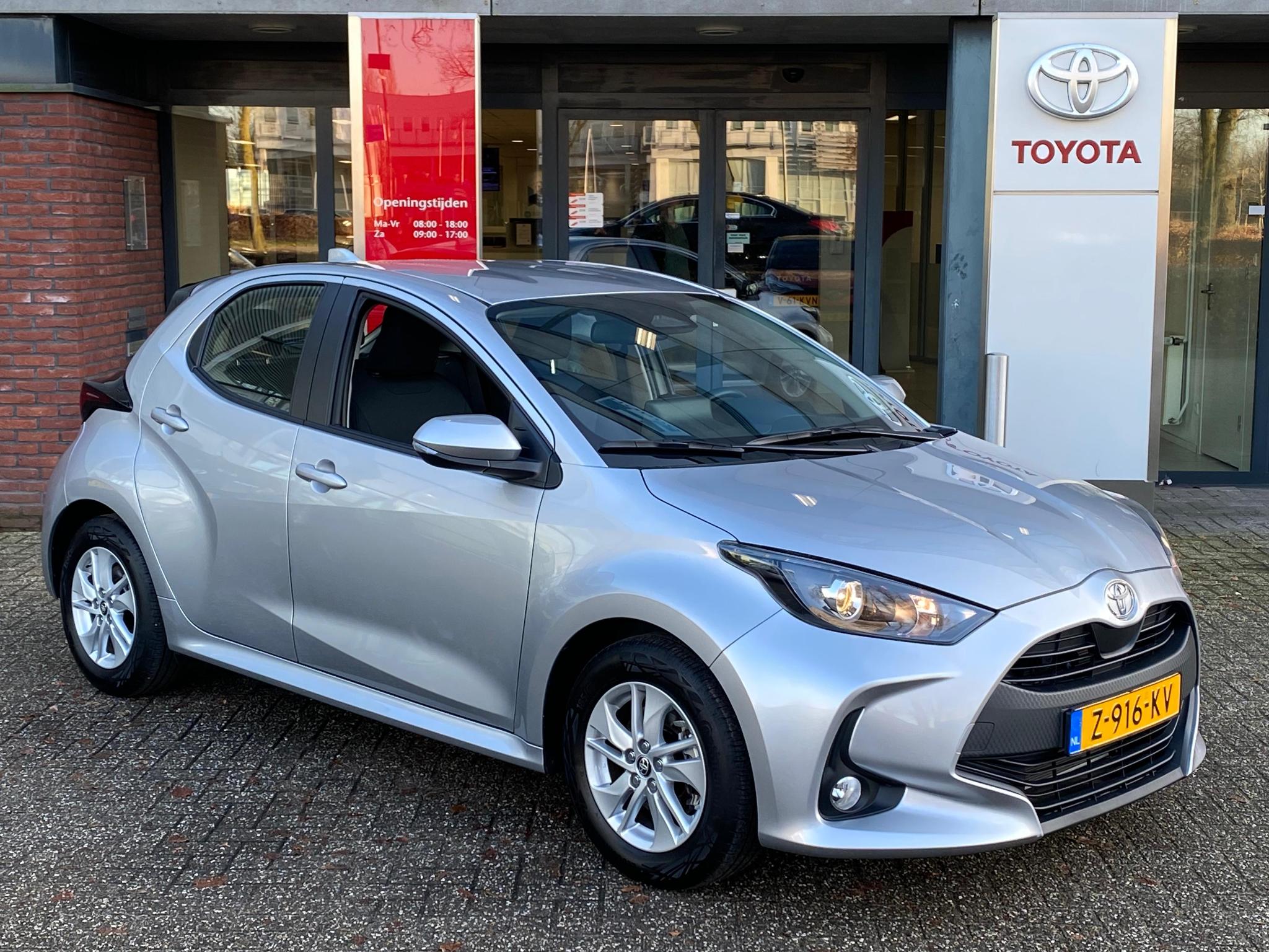 Toyota Yaris 1.5 HYBRID 115 ACTIVE APPLE/ANDROID AD-CRUISE LM-VELGEN NL-AUTO