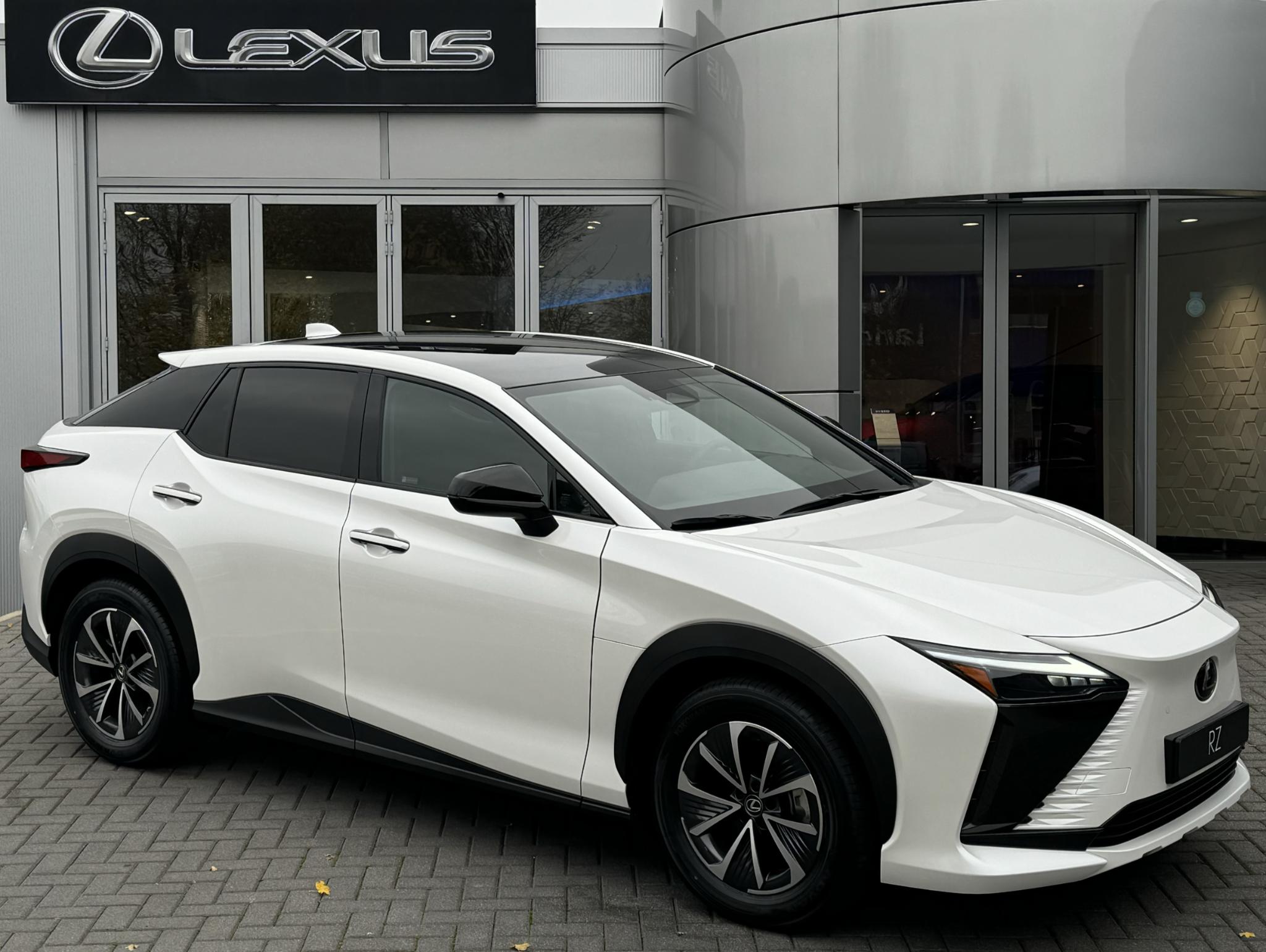 Lexus RZ 450e Executive Line 71 kWh DIRECT LEVERBAAR VOORRAAD KORTING PANO-DAK STOELVERW STUURVERW EL STOEL ADAP-CRUISE BLIND-SPOT