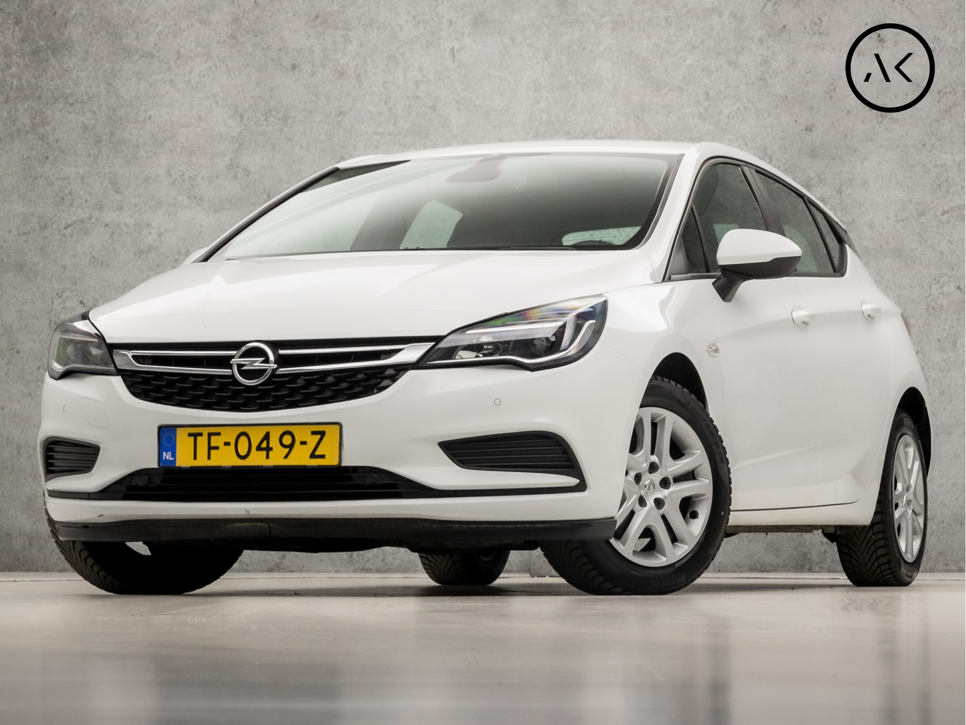 Opel Astra 1.0 Online Edition (GROOT NAVI, APPLE CARPLAY, PARKEERSENSOREN, MULTIFUNCTIONEEL STUURWIEL, CRUISE, CLIMATE, NIEUWE APK, NIEUWSTAAT)