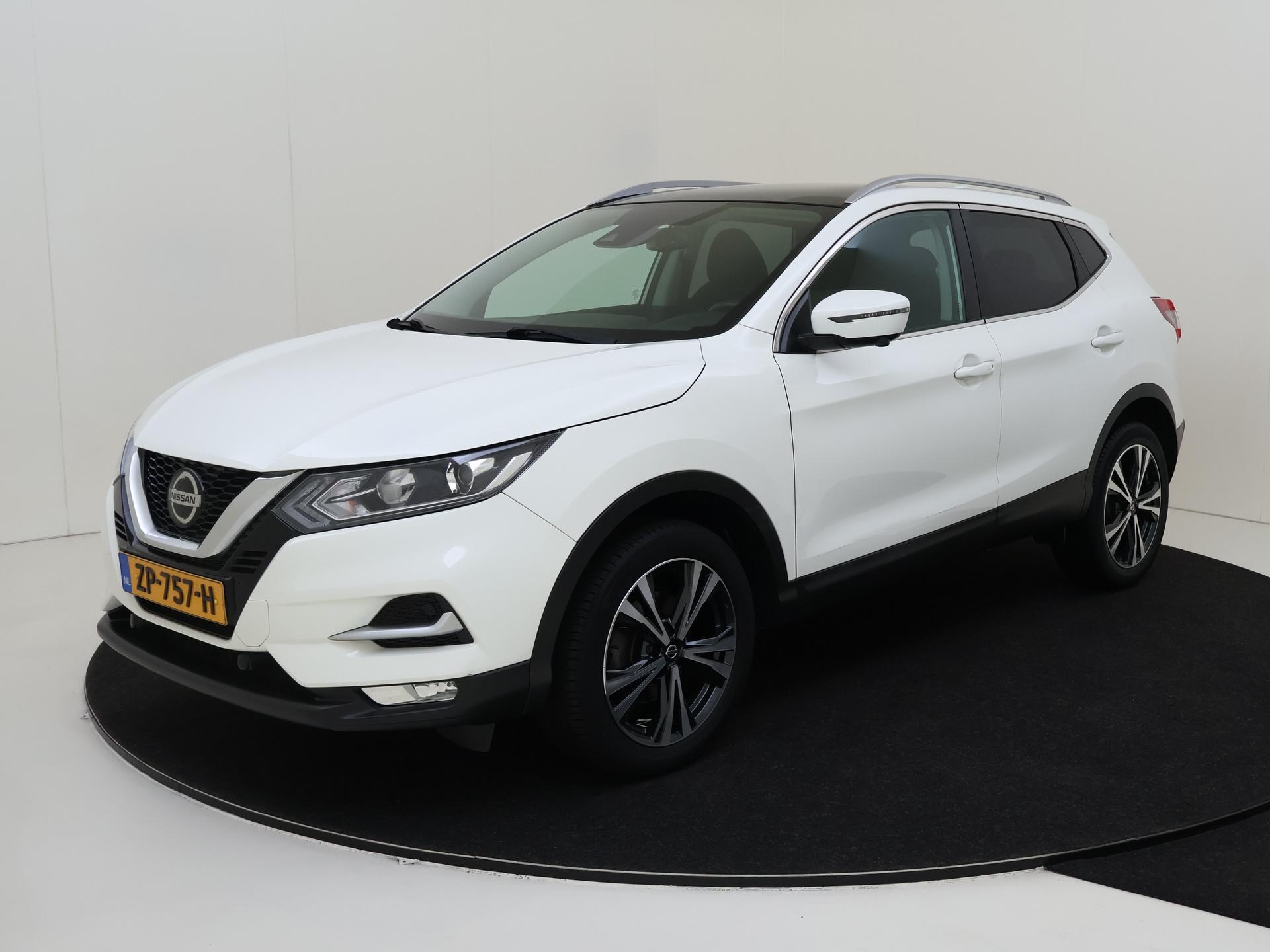 Nissan QASHQAI 1.3 - 140PK DIG-T N-Connecta | Navigatie | Panoramadak | 360 Camera | Cruise Control | Climate Control | Parkeersensoren | 18 inch Velgen | Licht & Regen Sensor | LED Dagrijverlichting | Electrische Ramen | Centrale Deurvergrendeling |