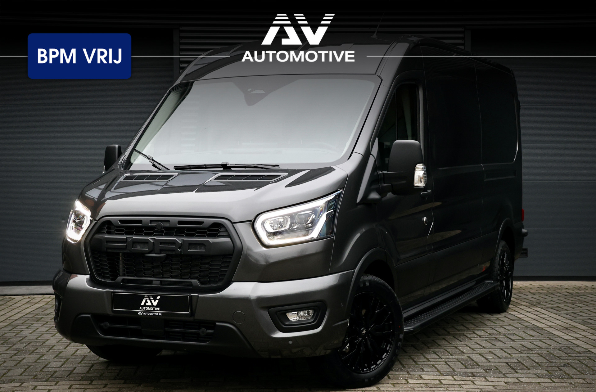 Ford Transit 350 2.0 TDCI L3H2 165PK AUT Limited | BPM VRIJ | L+R Schuifdeur | 360 Camera | ACC | Navigatie | Bi-Xenon | Lane assist | BLIS | CarPlay | Trekhaak | 3-Zitter| Facelift model MY2025