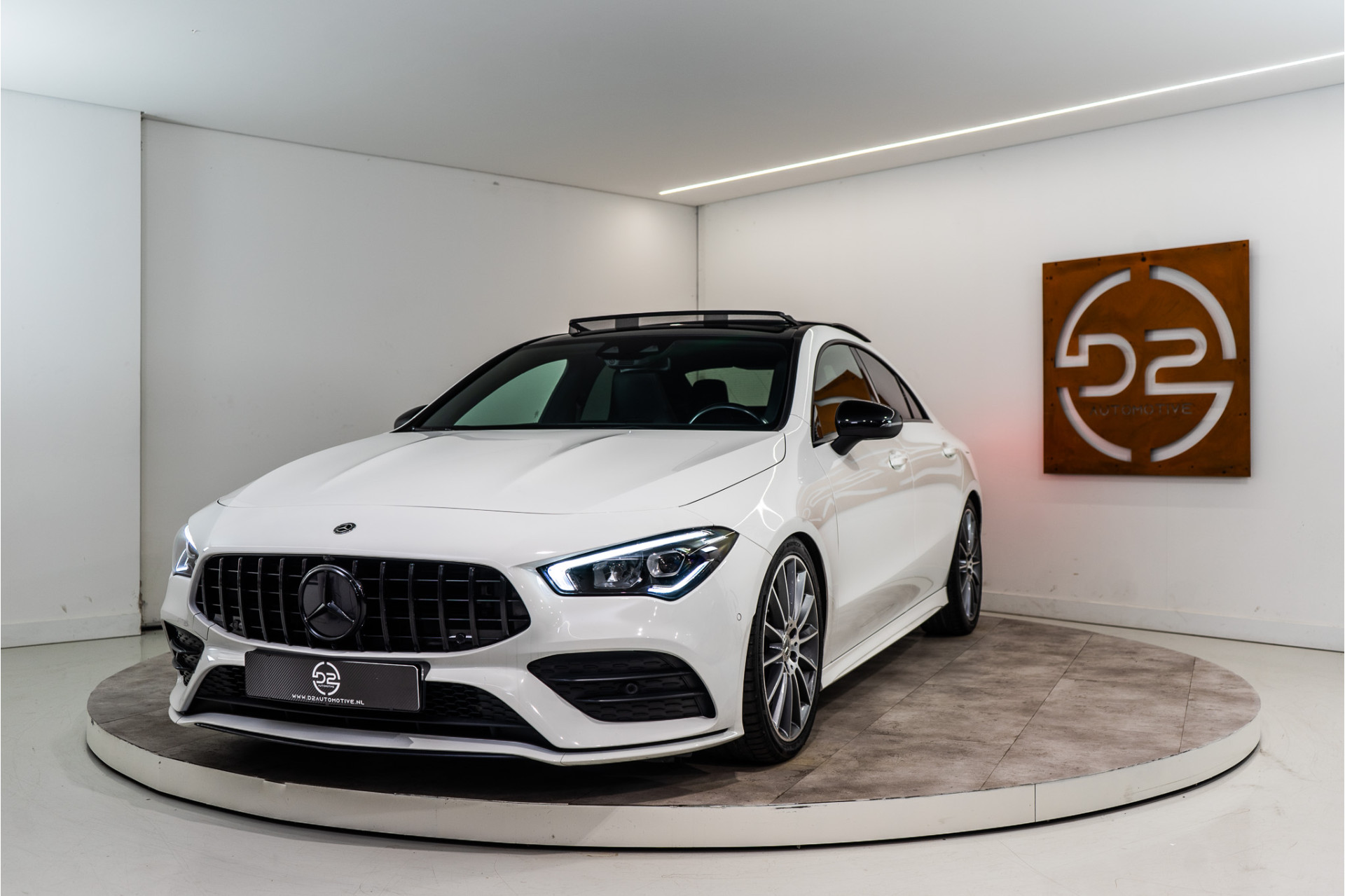 Mercedes-Benz CLA 220 Premium+ AMG 191PK | Pano | Sfeer | Carplay | AR | 12 MND Garantie