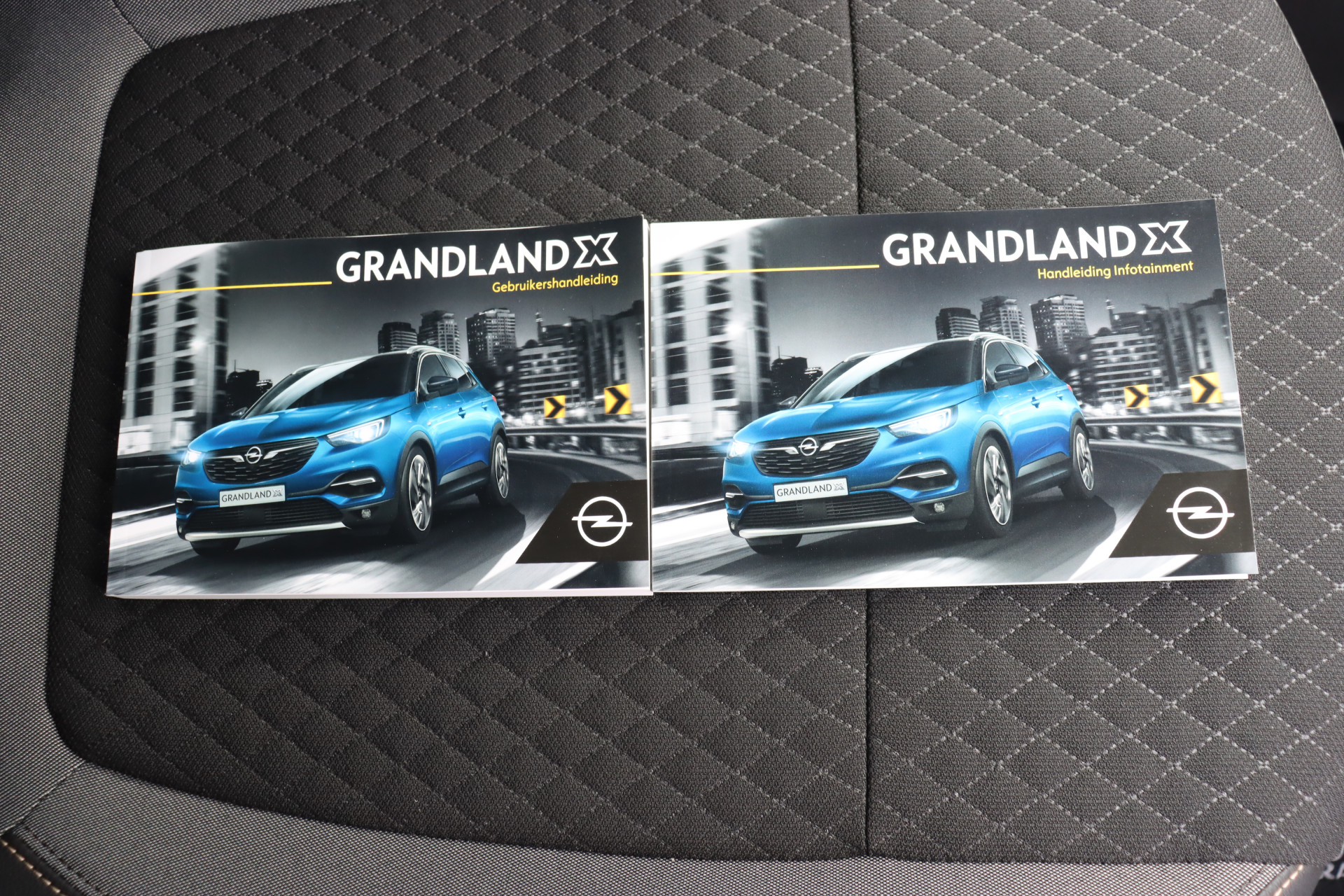 Opel Grandland X 130pk Turbo Elegance (Winterpakket/LED/Camera/P.Glass)