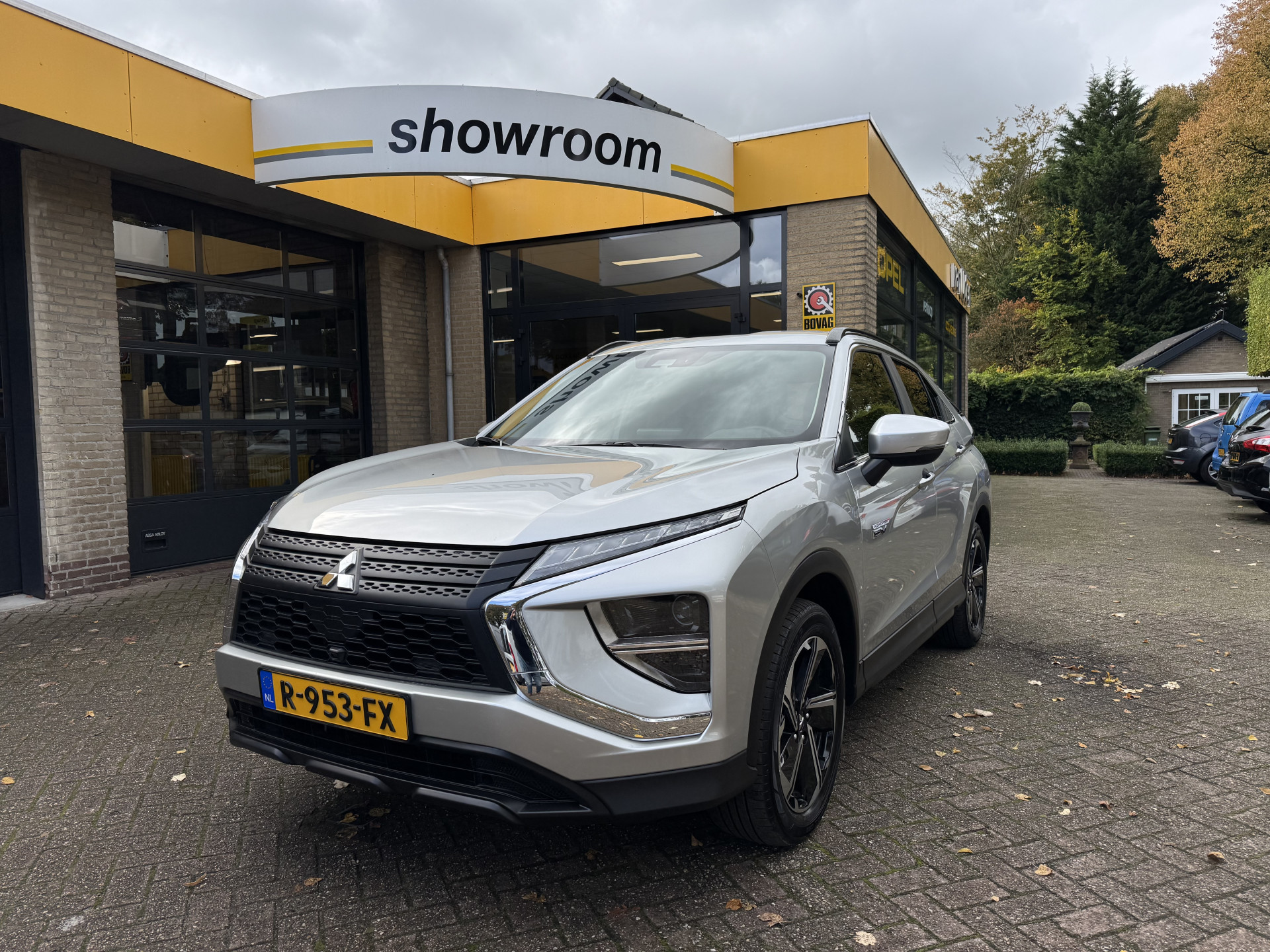 Mitsubishi Eclipse Cross 2.4 PHEV Intense Navi Camera Carplay Trekhaak