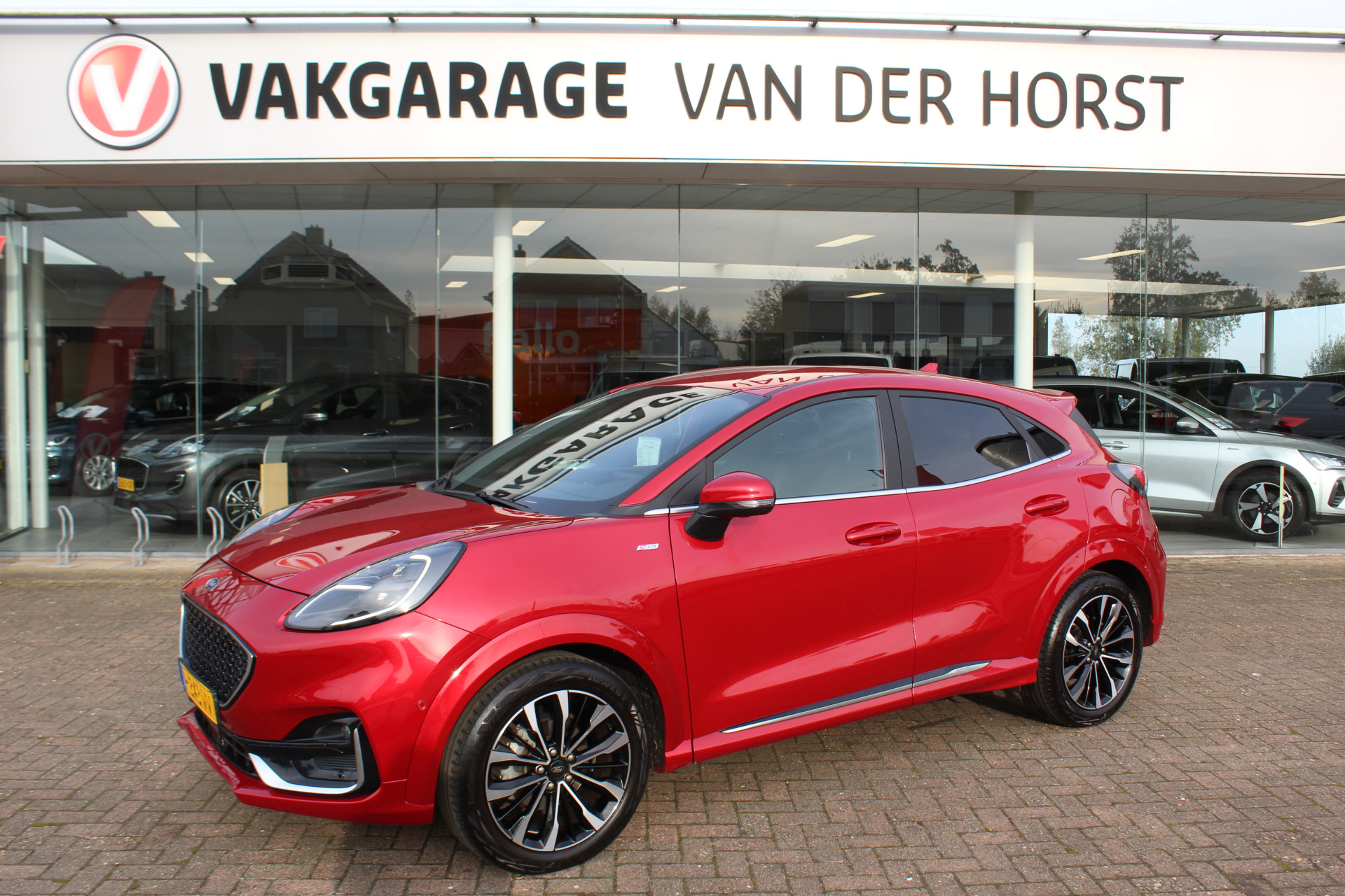 Ford Puma 1.0 EcoBoost Hybrid ST-Line X Vignale , 155pk Navigatie , Lederen bekleding , Climate control ,Adap.cruise Camera , Blind spot , Winter pack ,Parkeersensoren V+A