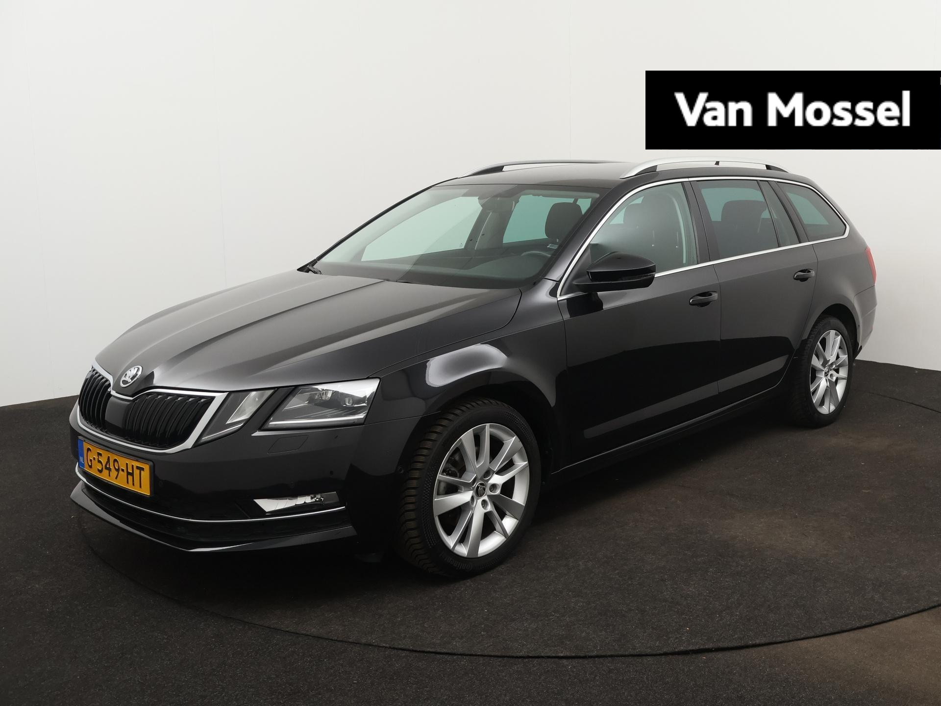 Škoda Octavia Combi 1.0 TSI Greentech Business Edition Plus 115 PK | LED Koplampen | Navigatie | Climate Control | Apple Carplay/Android Auto | Lederen bekleding | Privacy Glass | Keyless-entry | Stoelverwarming | Cruise Control | Parkeersensoren | Lichtmetalen velgen |