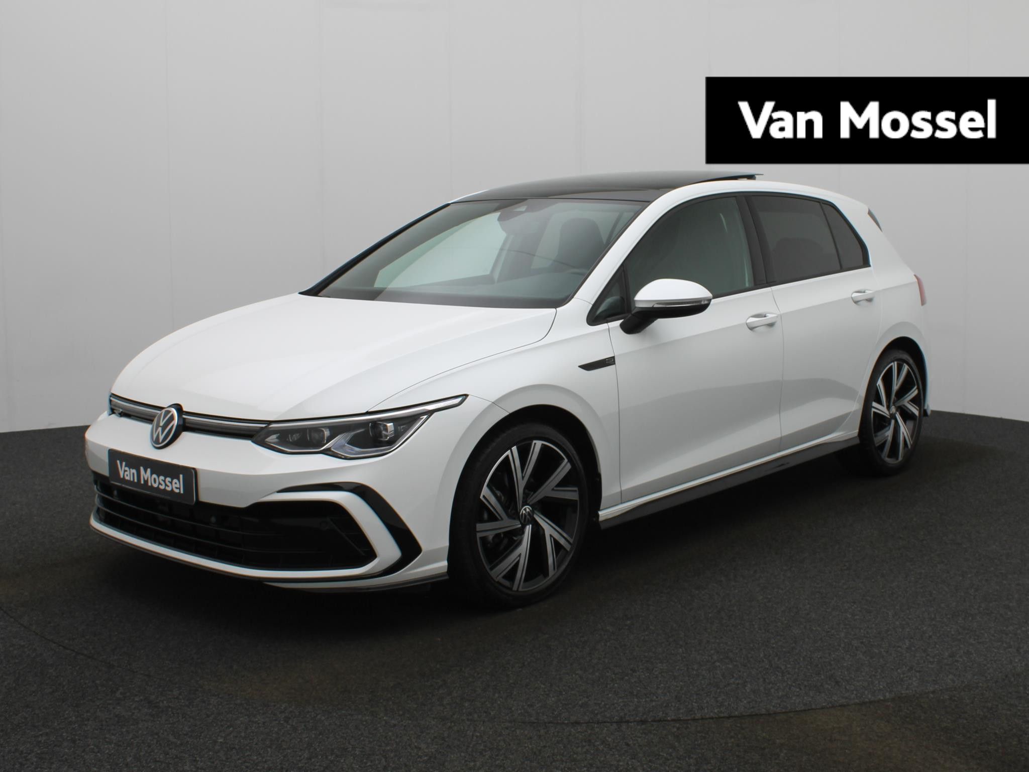 Volkswagen Golf 1.5 eTSI R-Line | 150 PK | IQ-light | Panoramadak |  Elektrische-Trekhaak | Apple Carplay & Android Auto | Stoelverwarming | Parelmoerwit |