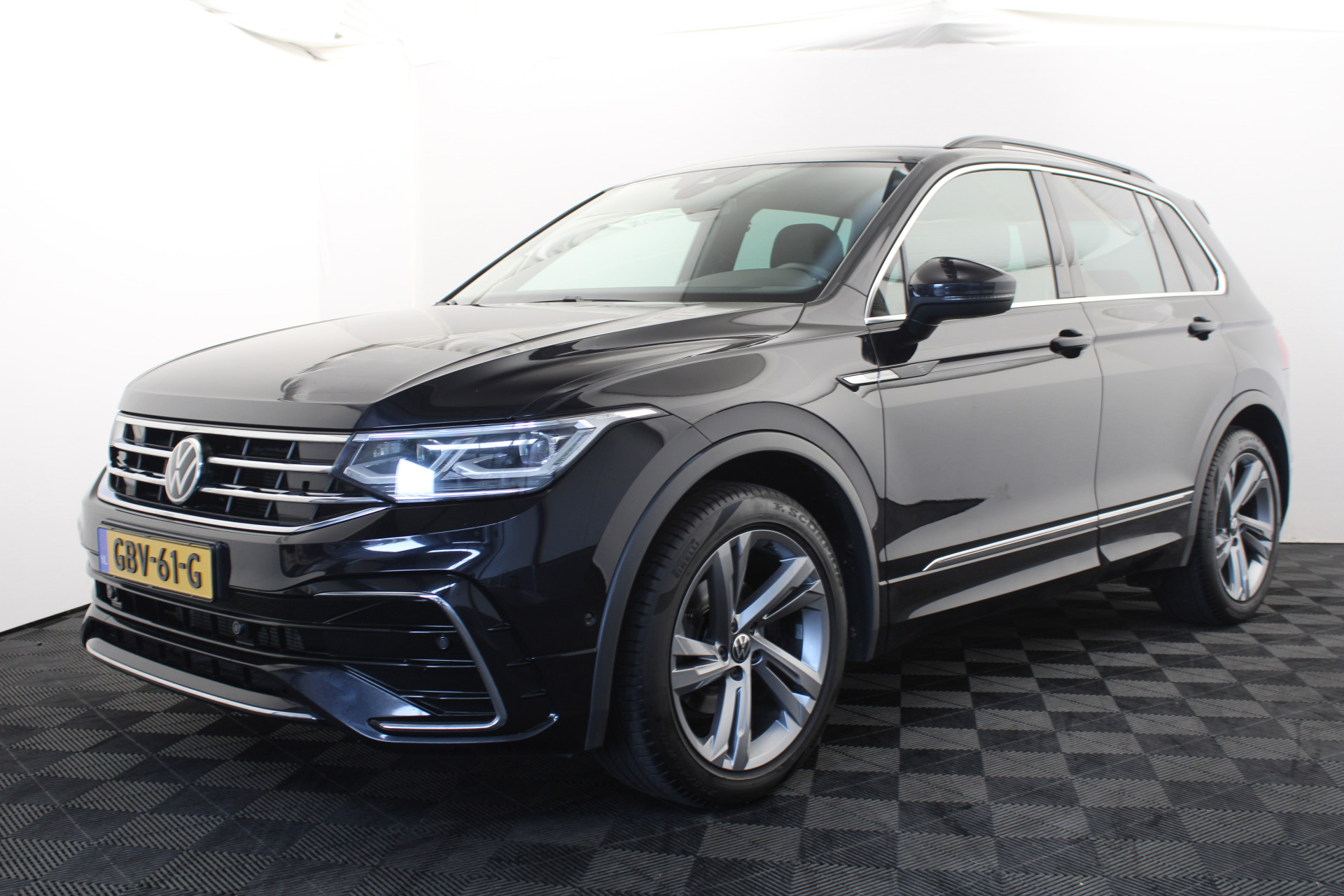 Volkswagen Tiguan 1.5 TSI R-Line Business+ |Camera|Navi|ACC|