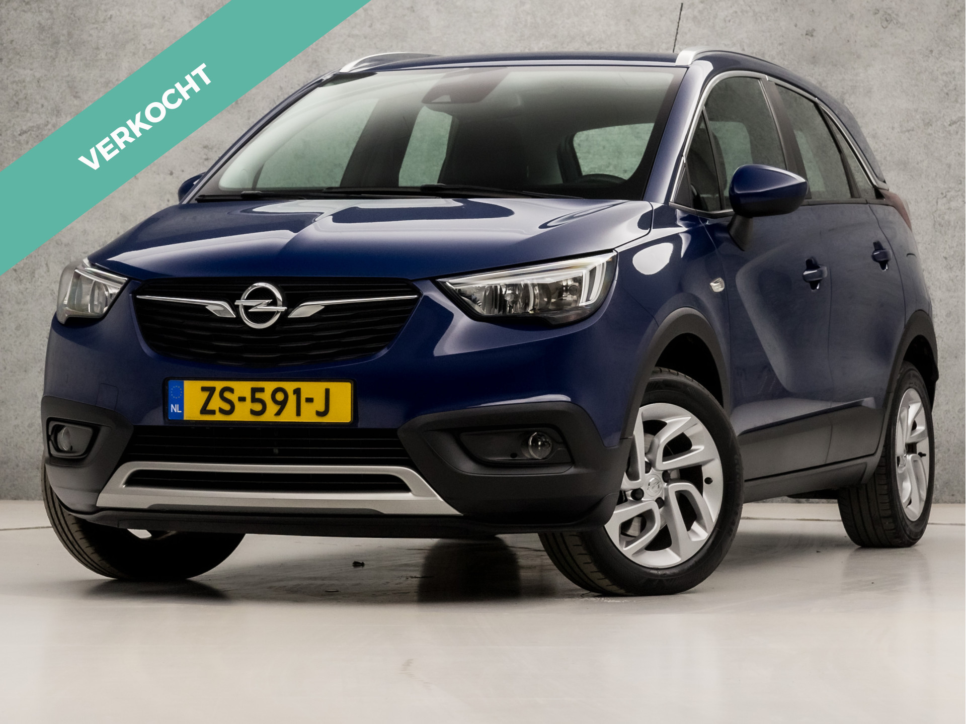 Opel Crossland X 1.2 Turbo Innovation Sport (APPLE CARPLAY, CLIMATE, LEDER, PARKEERSENSOREN, SPORTSTOELEN, CRUISE, LANE ASSIST, NIEUWSTAAT)