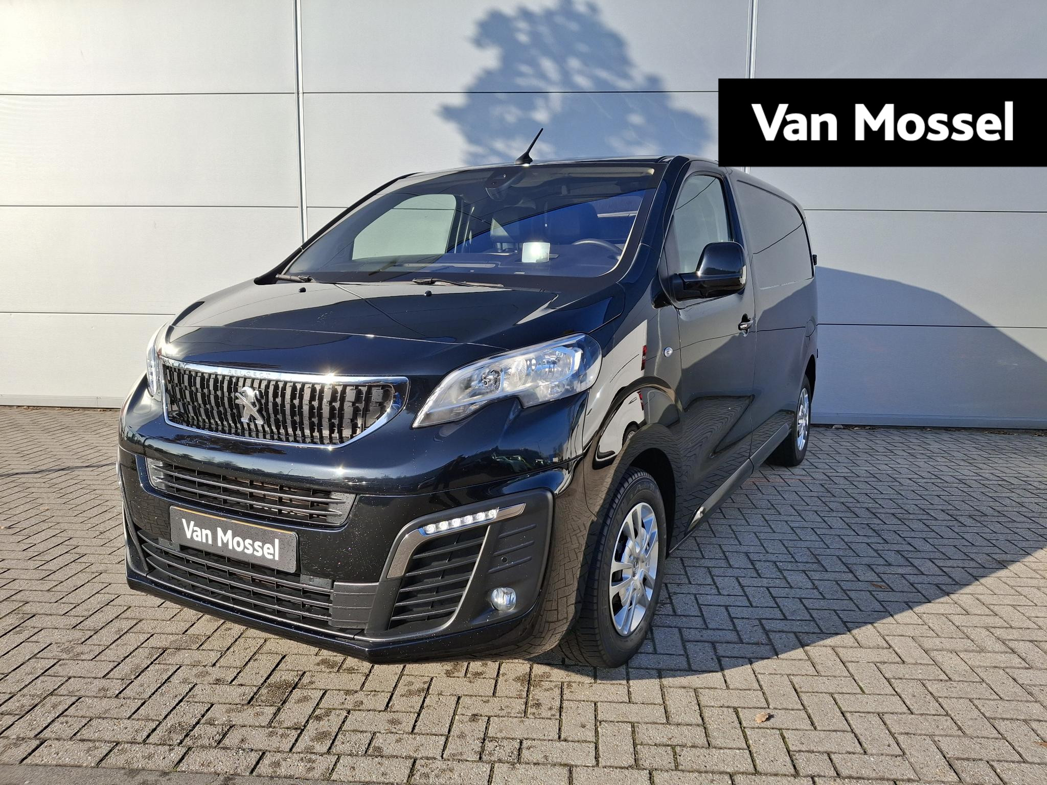 Peugeot Expert 2.0 BlueHDI 180 Standard Asphalt | Automaat | Camera | Navigatie | Stoelverwarming