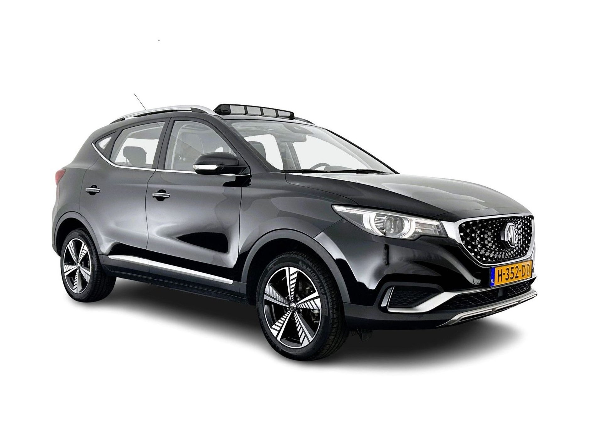 MG ZS-EV Luxury 45 kWh (INCL-BTW) *PANO | FULL-LEATHER | CCS-FASTLOADER | KEYLESS | NAVI-FULLMAP | ADAPTIVE-CRUISE | CAMERA | CARPLAY | HEATED-SEATS | DAB | LANE-ASSIST | SPORT-SEATS | 17"ALU*