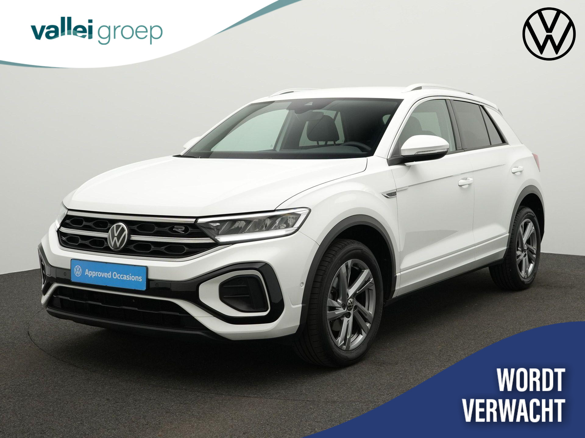 Volkswagen T-Roc 1.5 TSI 150 pk DSG R-Line | Achteruitrijcamera | Navigatie | Adaptive Cruise | Digital Cockpit Pro | Side Assist