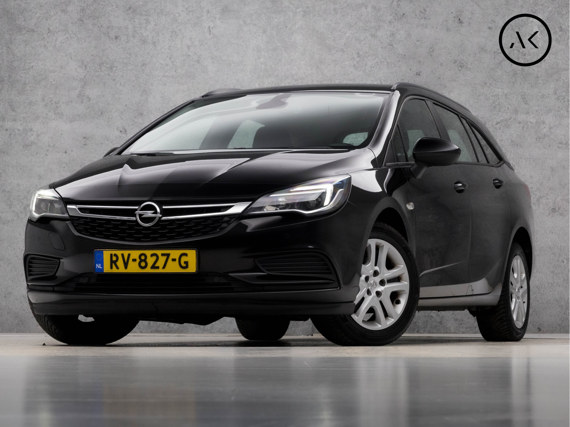 Opel Astra Sports Tourer 1.0 Online Edition (APPLE CARPLAY, NAVIGATIE, CLIMATE, PARKEERSENSOREN, SPORTSTOELEN, NIEUWE APK, CRUISE, DAB+, NIEUWSTAAT)
