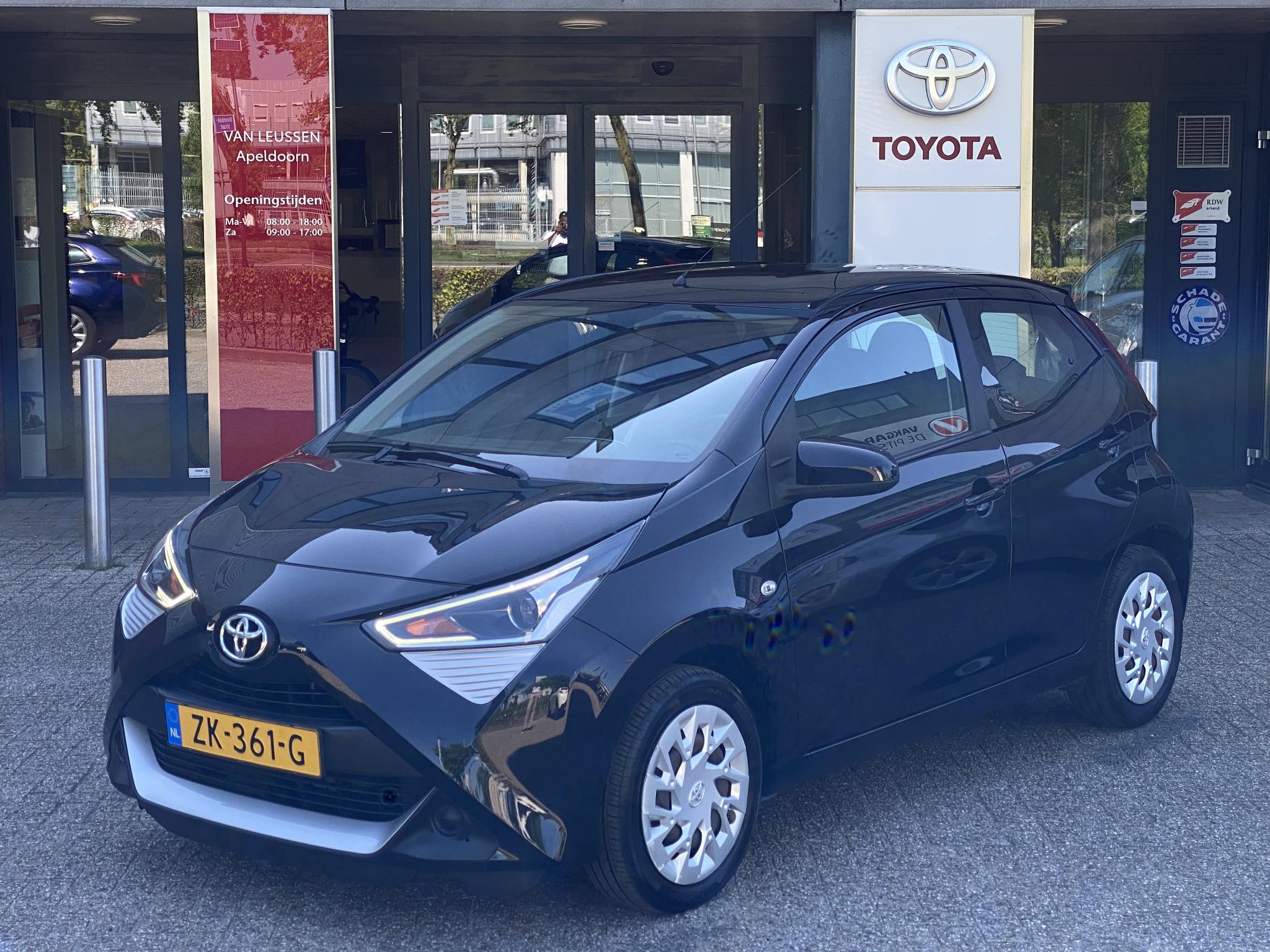 Toyota Aygo X-PLAY LIMITED APPLE/ANDROID CAMERA AIRCO BLUETOOTH EL-RAMEN/SPIEGELS NL-AUTO