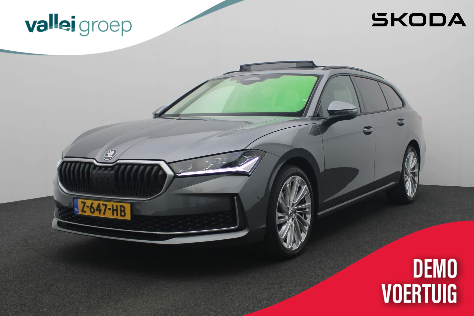 Škoda Superb Combi 1.5 TSI 150PK DSG MHEV First Edition | DEMO VOORDEEL | Pano | Matrix LED | Leer | Navi | 360 camera | 19 inch | Keyless