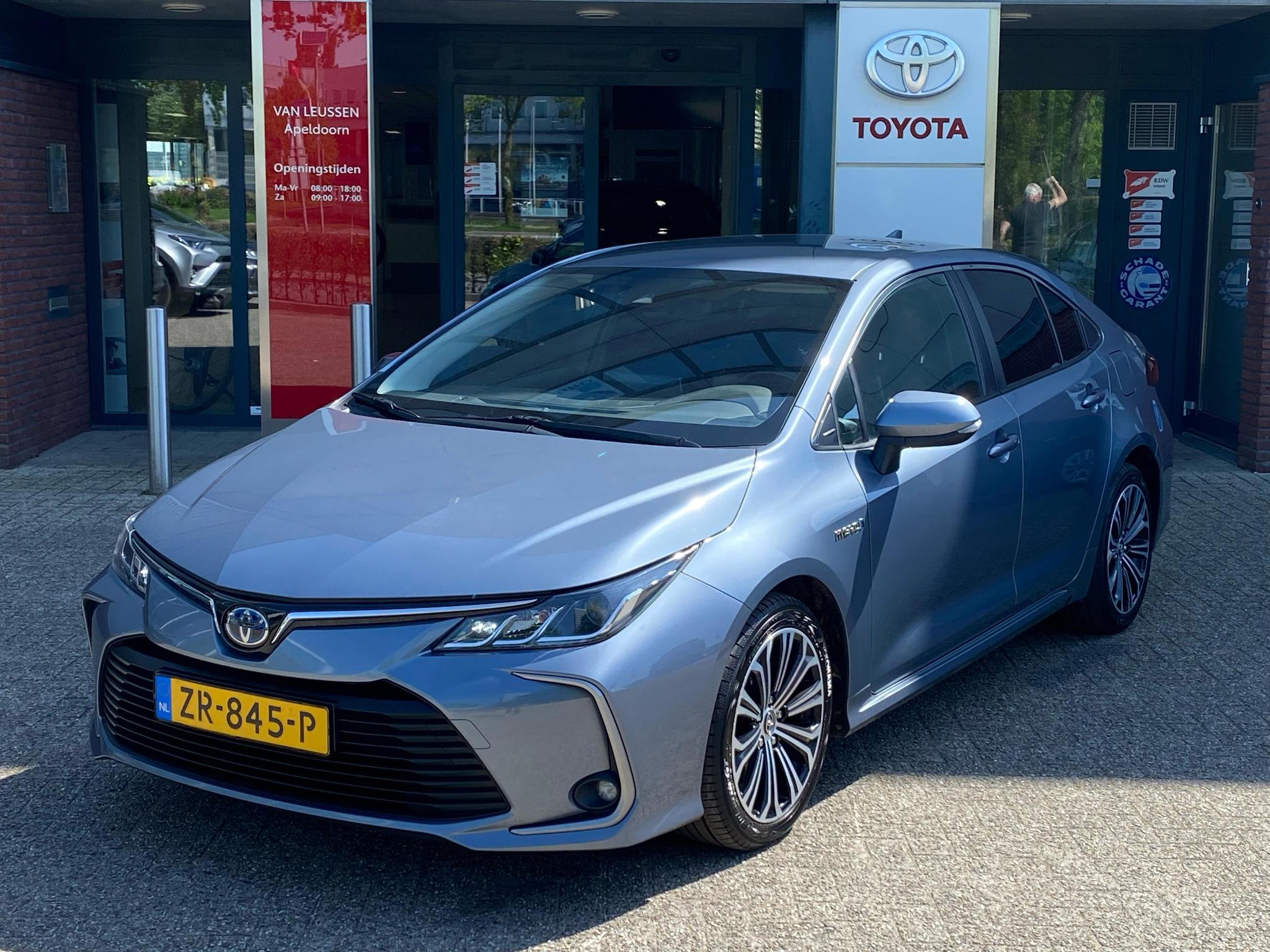 Toyota Corolla Sedan 1.8 Hybrid FIRST EDITION APPLE/ANDROID CLIMA CAMERA AD-CRUISE NAVI 17'' LM-VELGEN