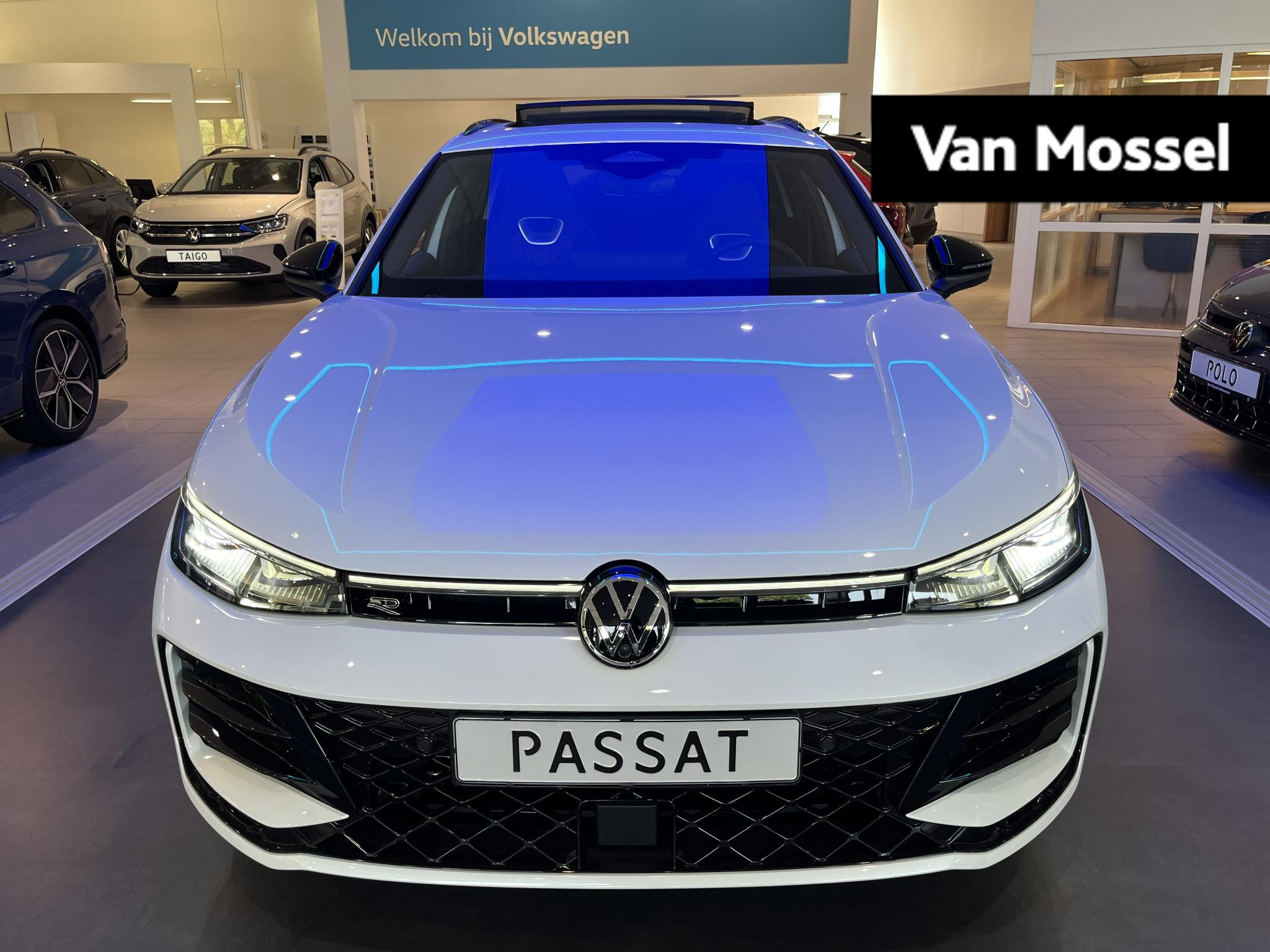 Volkswagen Passat Variant 1.5 eTSI R-Line Business | DIRECT LEVERBAAR |Pano. elektr. schuif/kanteldak | Multimedia pakket plus | Comfort pakket plus | Black Style Pakket | Assistance pakket plus | High-end geluidsysteem harman / kardon