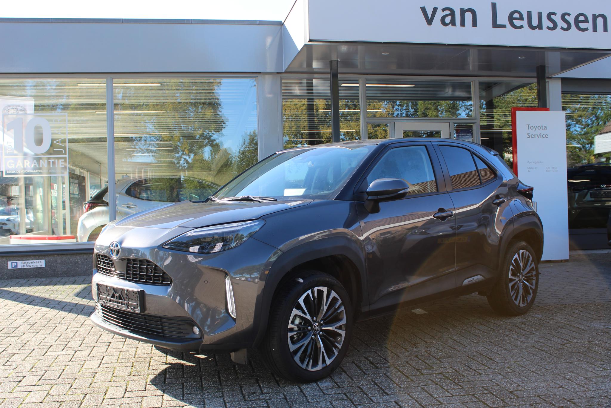 Toyota Yaris Cross 1.5 HYBRID 115 BUSINESS KEYLESS PARK.SENSOREN V+A DODEHOEK STOEL & STUUR VERW APPLE/ANDROID AD-CRUISE