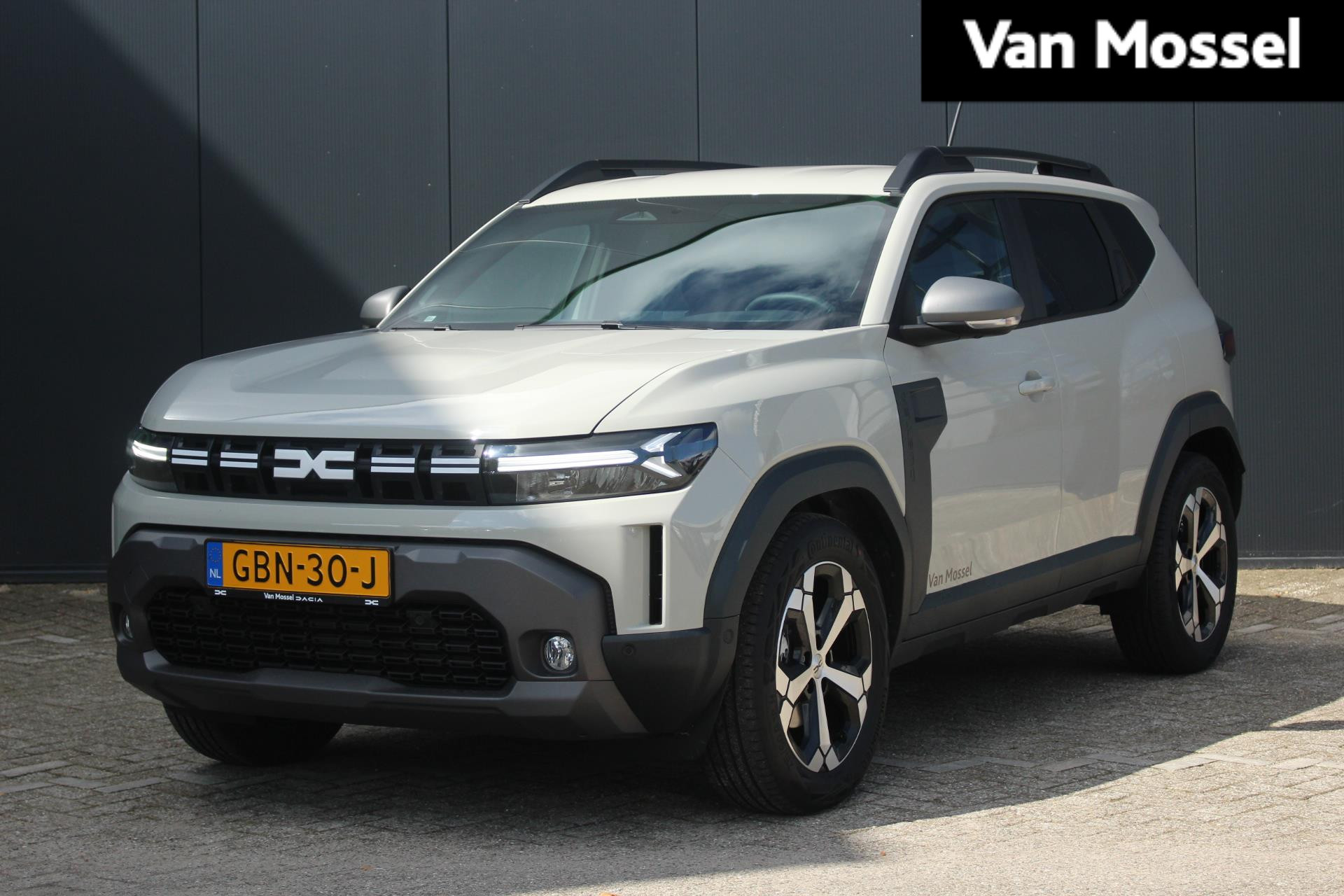 Dacia Duster 1.6 Hybrid 140Pk Journey | Apple & Android Carplay | Climate Control | Parkeersensoren Voor & Achter + 360 Camera | Privacy Glass | Cruise Control | Licht & Regensensor |
