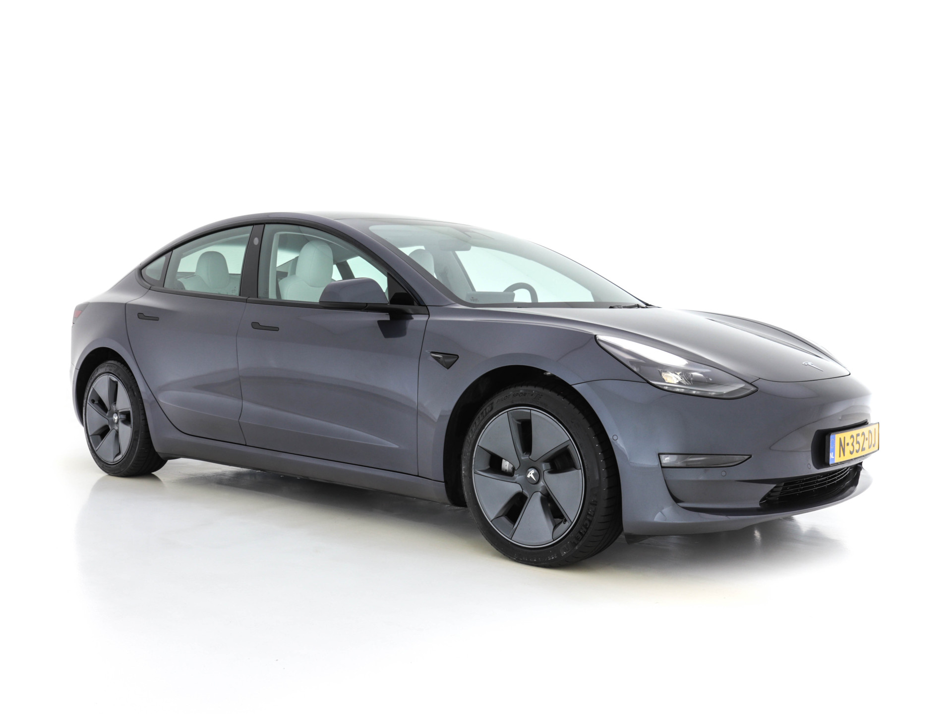 Tesla Model 3 Performance Long-Range-Dual-Motor Premium-Audio-Pack AWD (INCL-BTW) *AUTO-PILOT | PANO | KEYLESS | FULL-LED | NAPPA-LEDER | SURROUND-VIEW | ECC | PDC | CRUISE | VIRTUAL-COCKPIT*