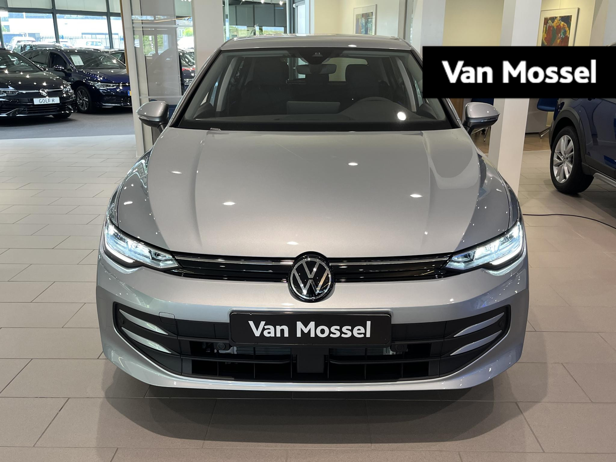 Volkswagen Golf 1.5 TSI Oranje Edition | DIRECT LEVERBAAR | 18 Inch | Climatronic 3-zone | Stoelverwarming| Stuurwielverwarming | Draadloos Apple Carplay | Draadloos Android auto