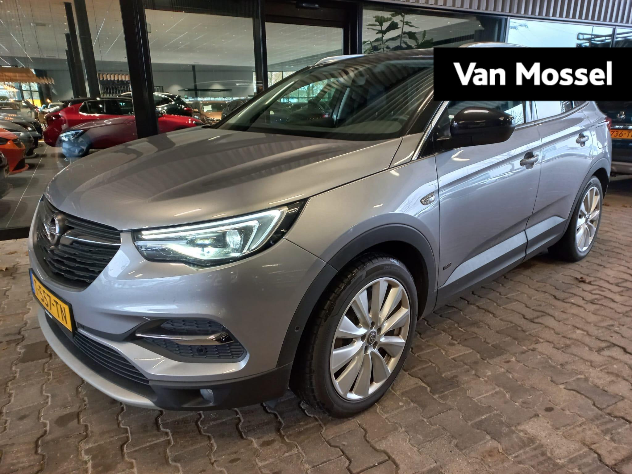 Opel Grandland X 1.6 Turbo Hybrid4 Ultimate