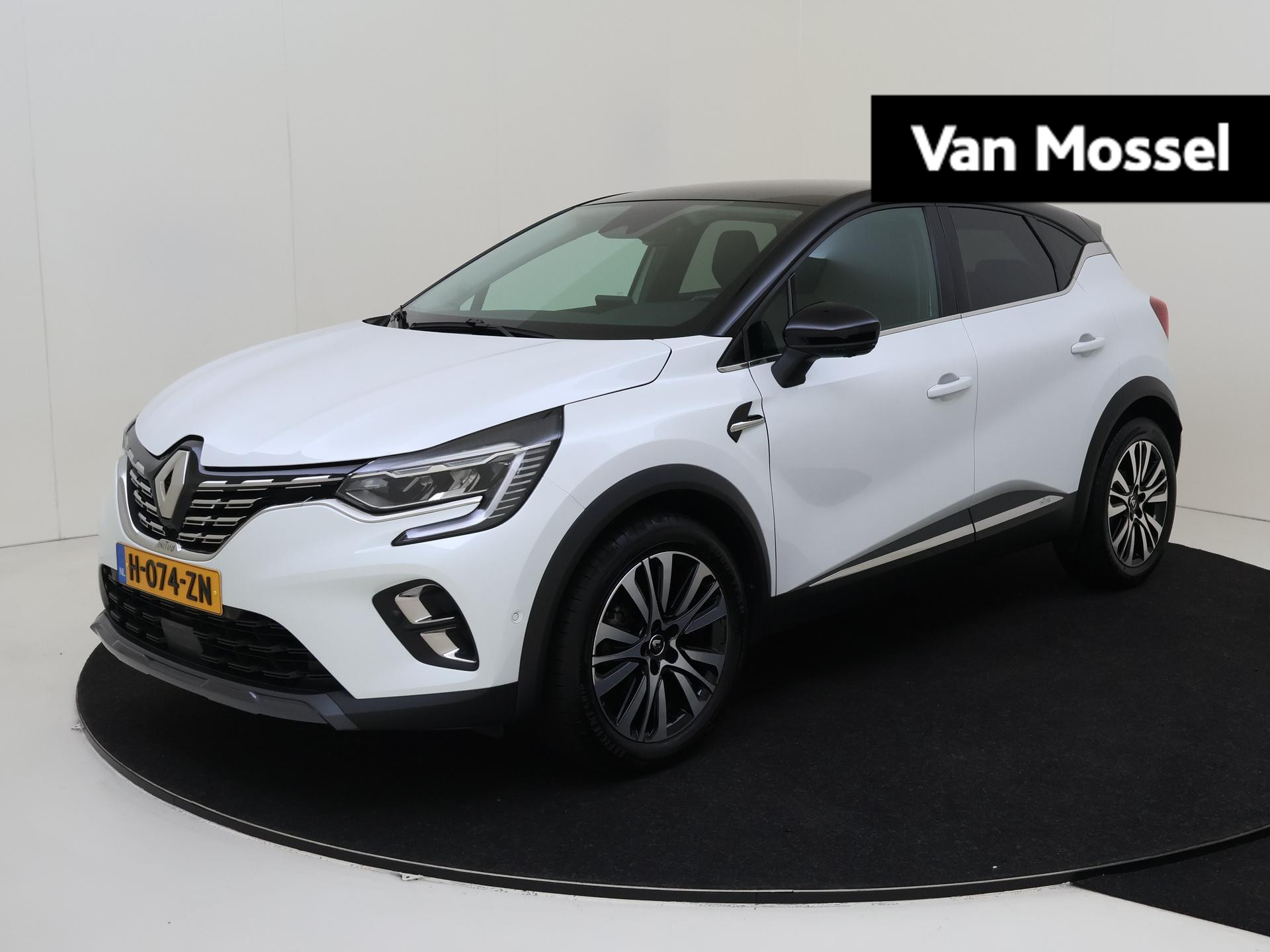 Renault Captur 1.3 - 130PK TCe Initiale Paris | Automaat | Navigatie | Cruise Control Adaptief | Climate Control | 360 Camera | Apple Carplay/Android Auto | Parkeersensoren | Licht & Regen Sensor | LED Lampen |