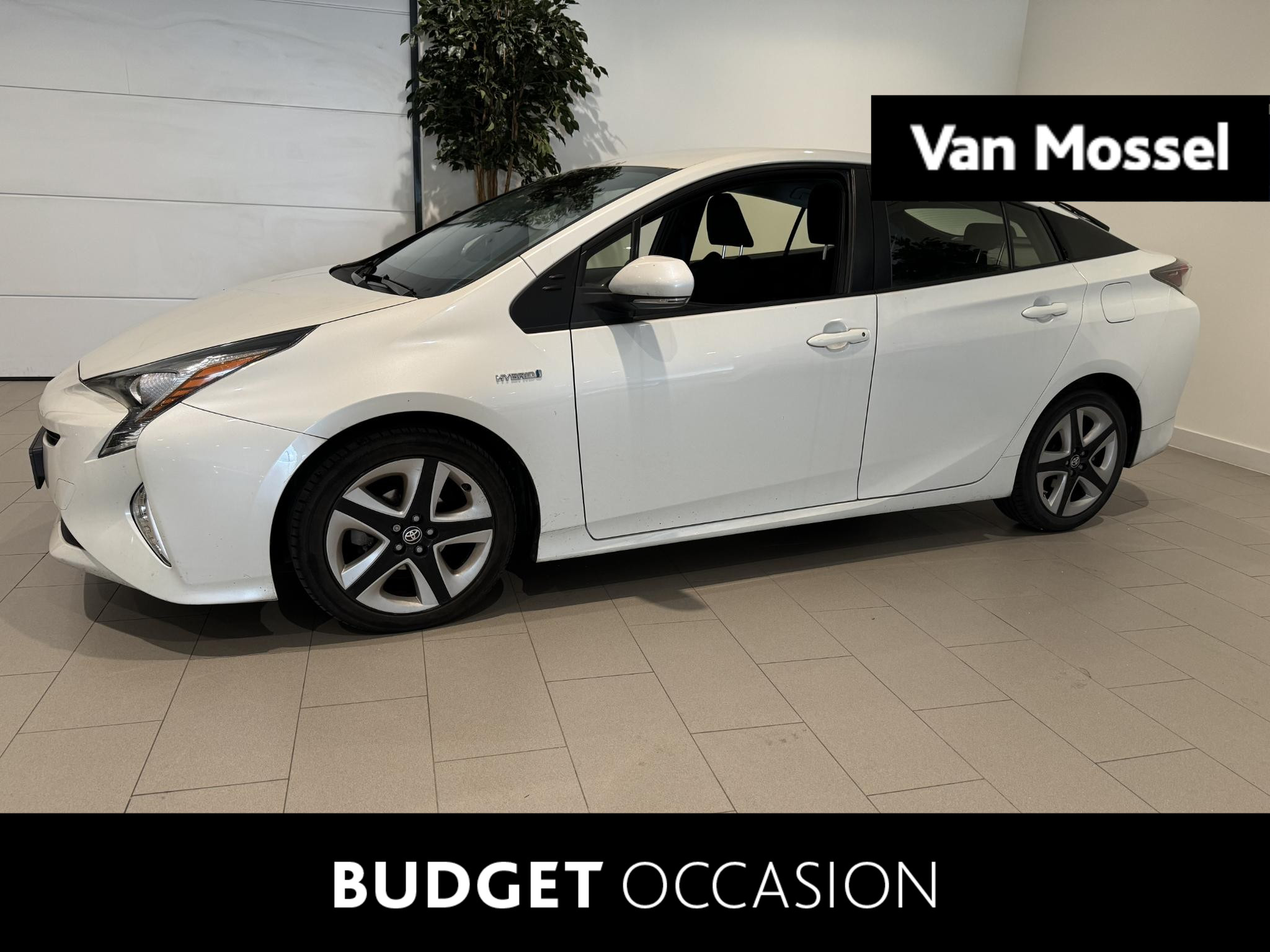 Toyota Prius 1.8 Dynamic | Navigatie | Airconditioning | Parkeersensoren | Budget |