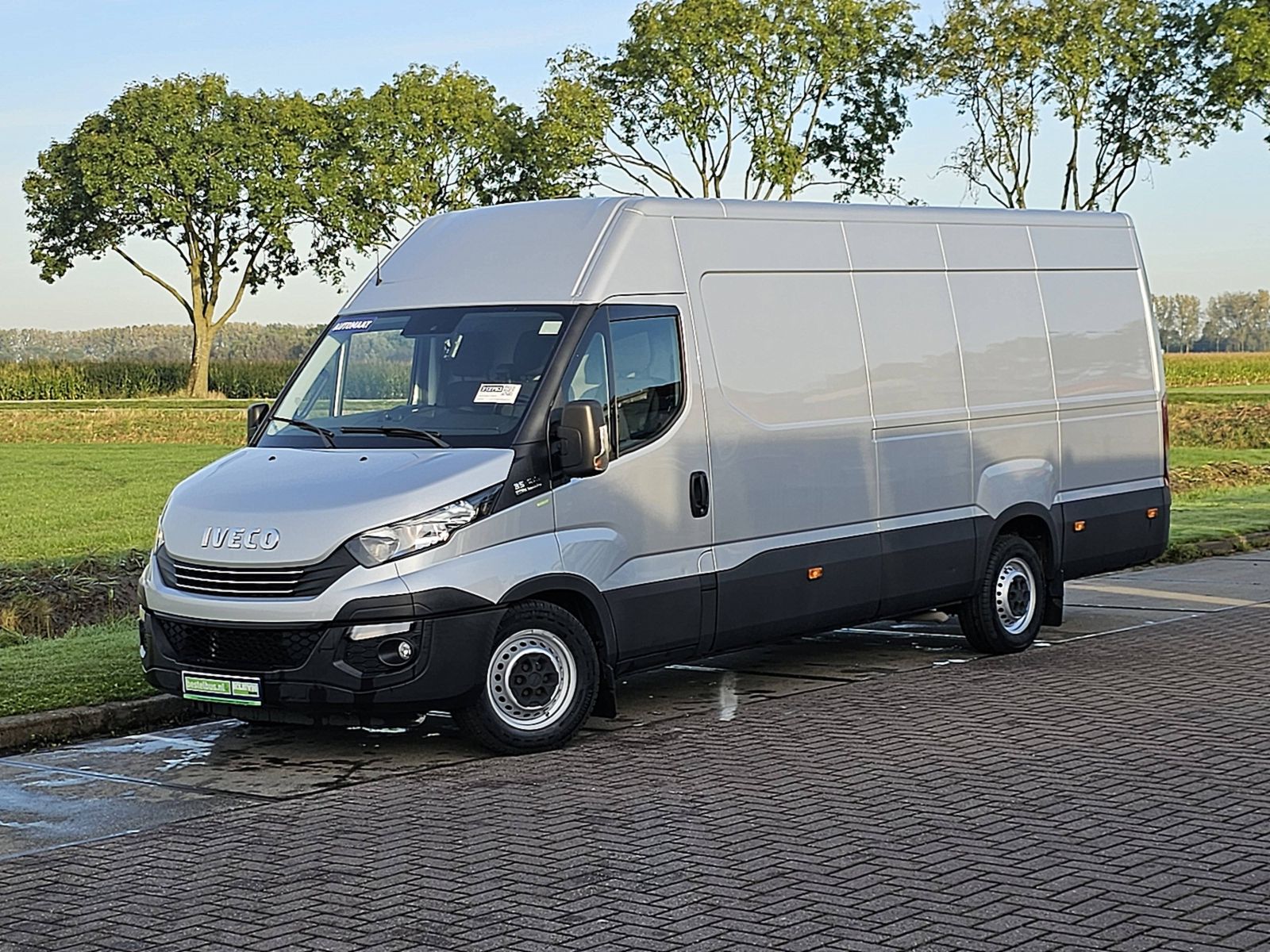 Iveco Daily 35S18V 3.0 AC AUTOMAAT 3.0 LTR TREKHAAK 3500 KG EURO6