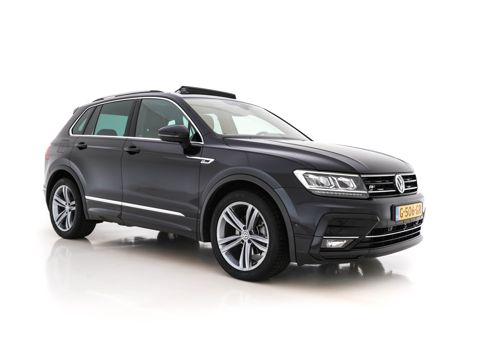 Volkswagen Tiguan 1.5 TSI ACT Highline Business R-Line-Sport-Pack Aut. *PANO | ADAPT.CRUISE | DIGI-COCKPIT | MICROFIBRE | SURROUND-VIEW | KEYLESS | NAVI-FULLMAP | DAB+ | SHIFT-PADDLES | TOWBAR | LANE-ASSIST | ERGONOMIC-SPORT-SEATS | 19''ALU *