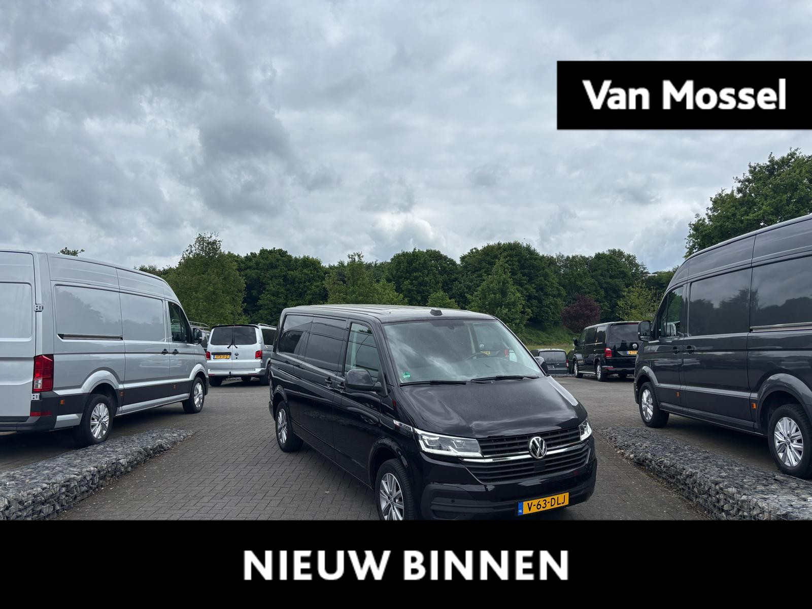 Volkswagen Transporter 2.0 TDI L2H1 | Automaat | Trekhaak | Parkeerhulp voor + achter | Camera | Navigatie | Stoelverwarming | Led koplampen | Cruise control | Multifunctioneel stuur |